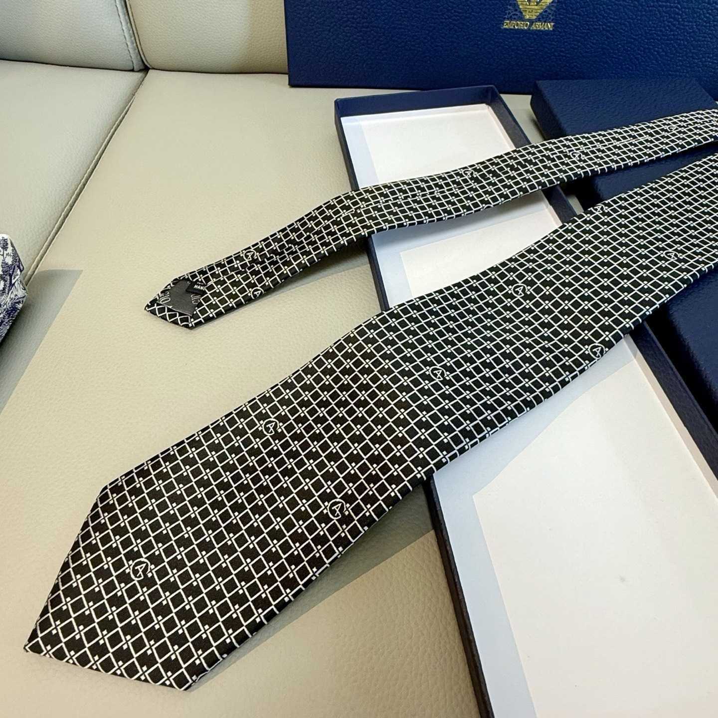 Hermes Maillons Vagues Tie - FashionPlug