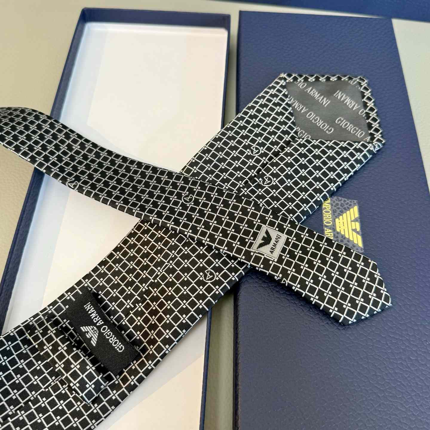 Hermes Maillons Vagues Tie - FashionPlug