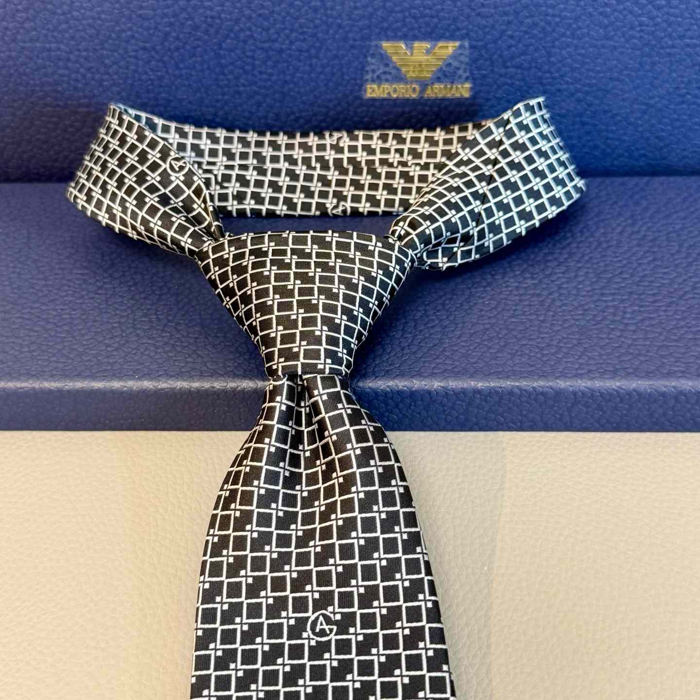 Hermes Maillons Vagues Tie - FashionPlug