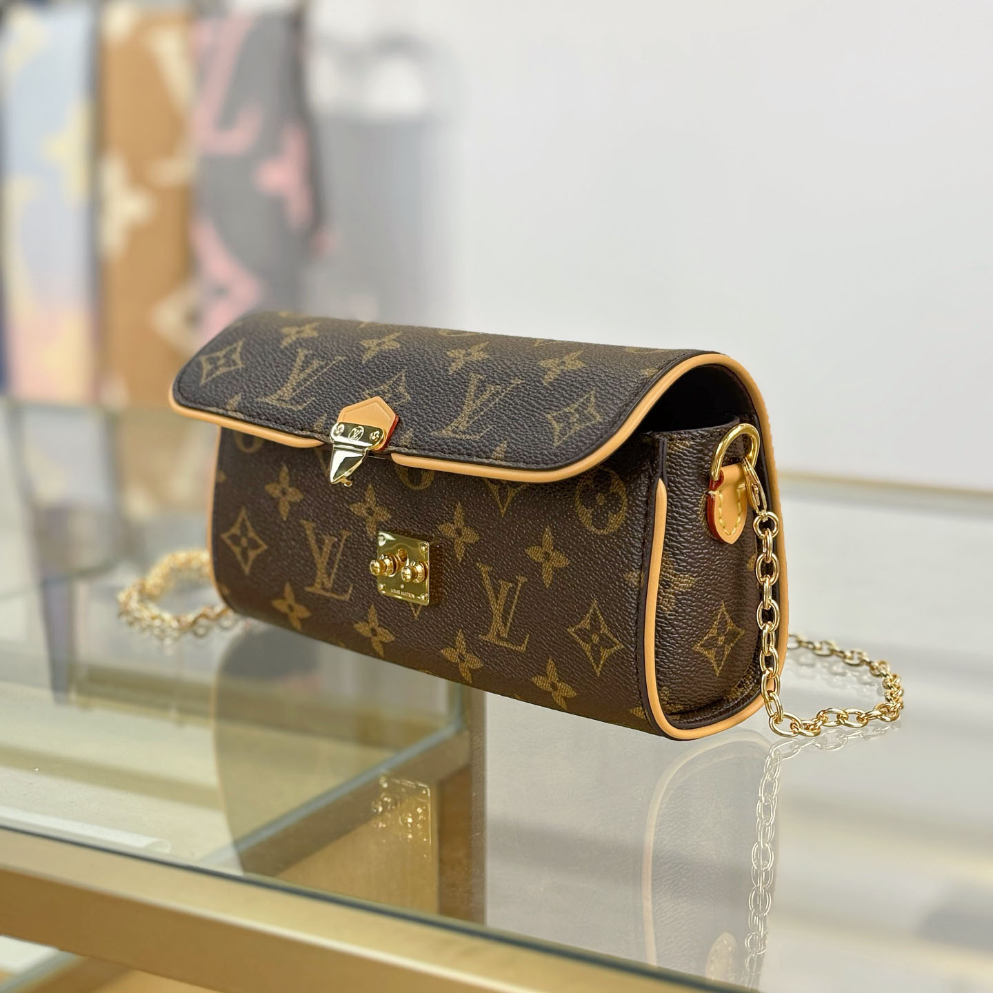  Louis Vuitton Pochette Camille   M13566 - FashionPlug