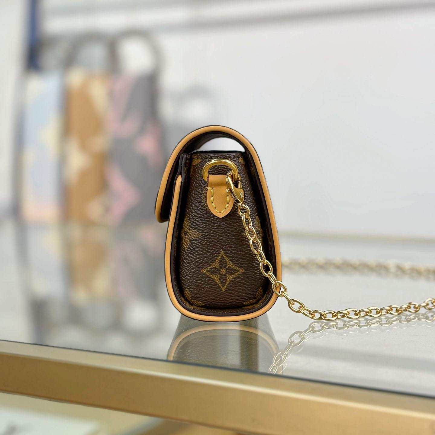  Louis Vuitton Pochette Camille   M13566 - FashionPlug
