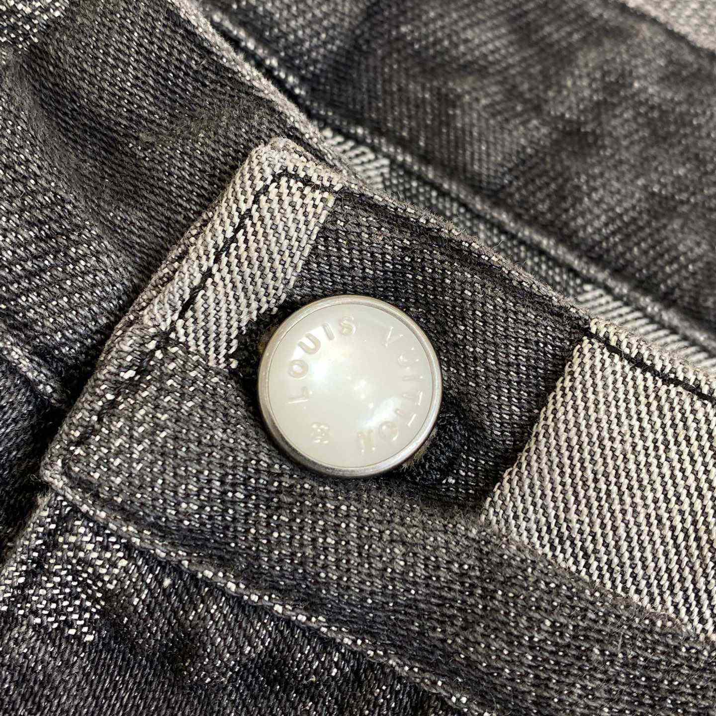 Louis Vuitton Damoflage Skate Denim   1AHEBQ - FashionPlug
