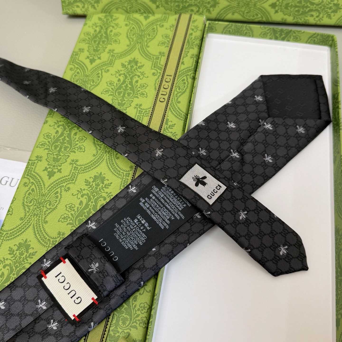 Gucci Silk Jacquard Tie - FashionPlug