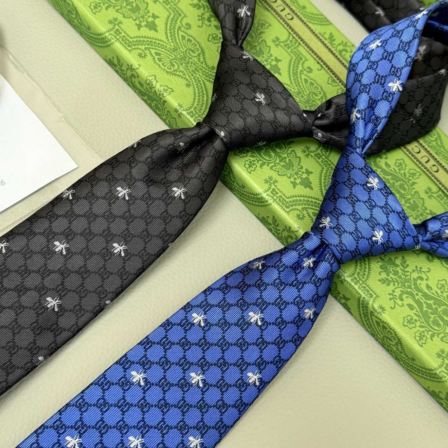 Gucci Silk Jacquard Tie - FashionPlug