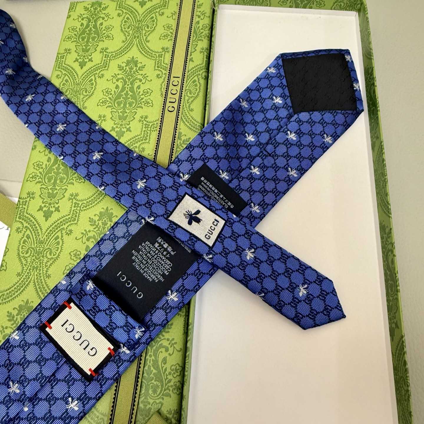 Gucci Silk Jacquard Tie - FashionPlug