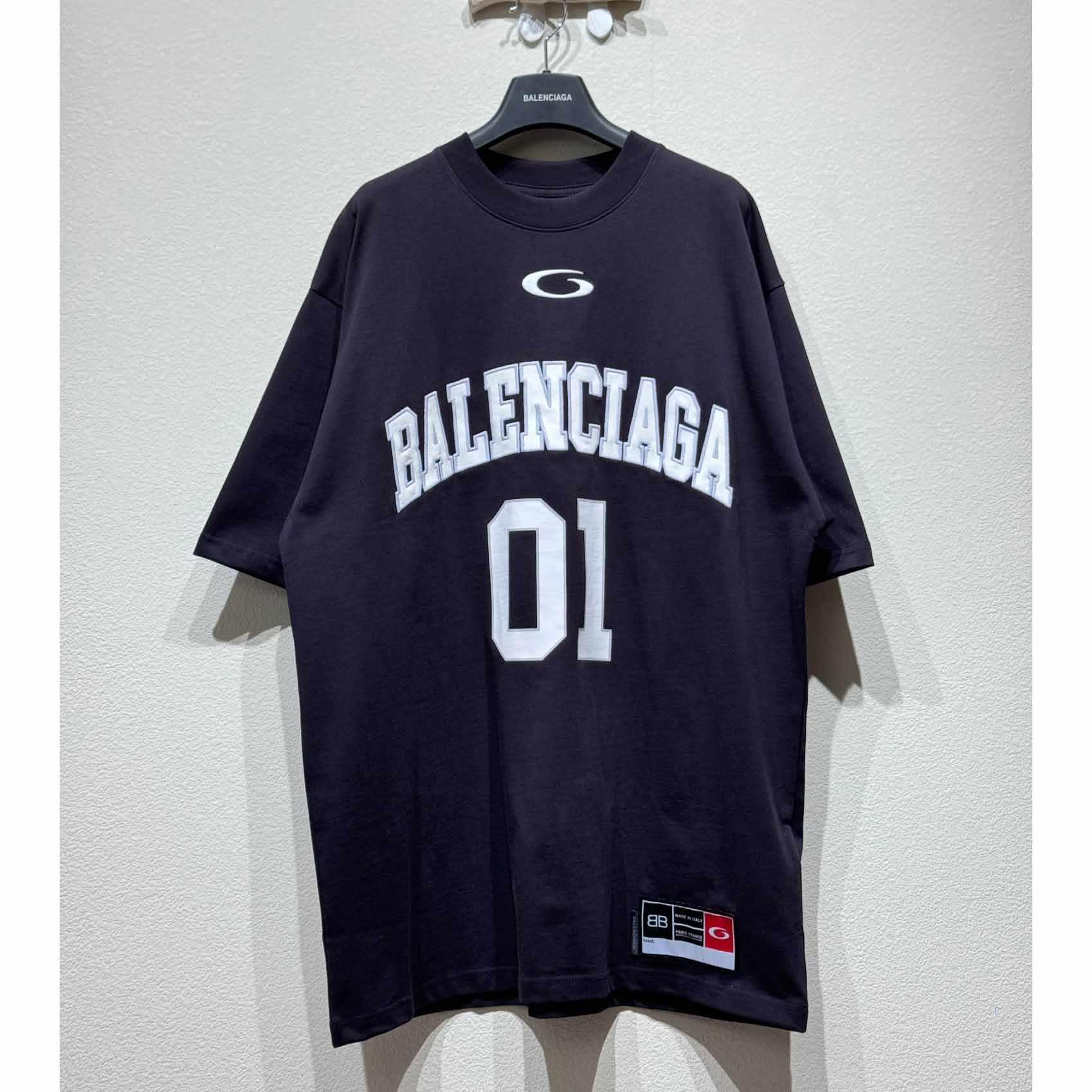 Balenciaga Basketball Series - Oversized T-Shirt In Black - FashionPlug