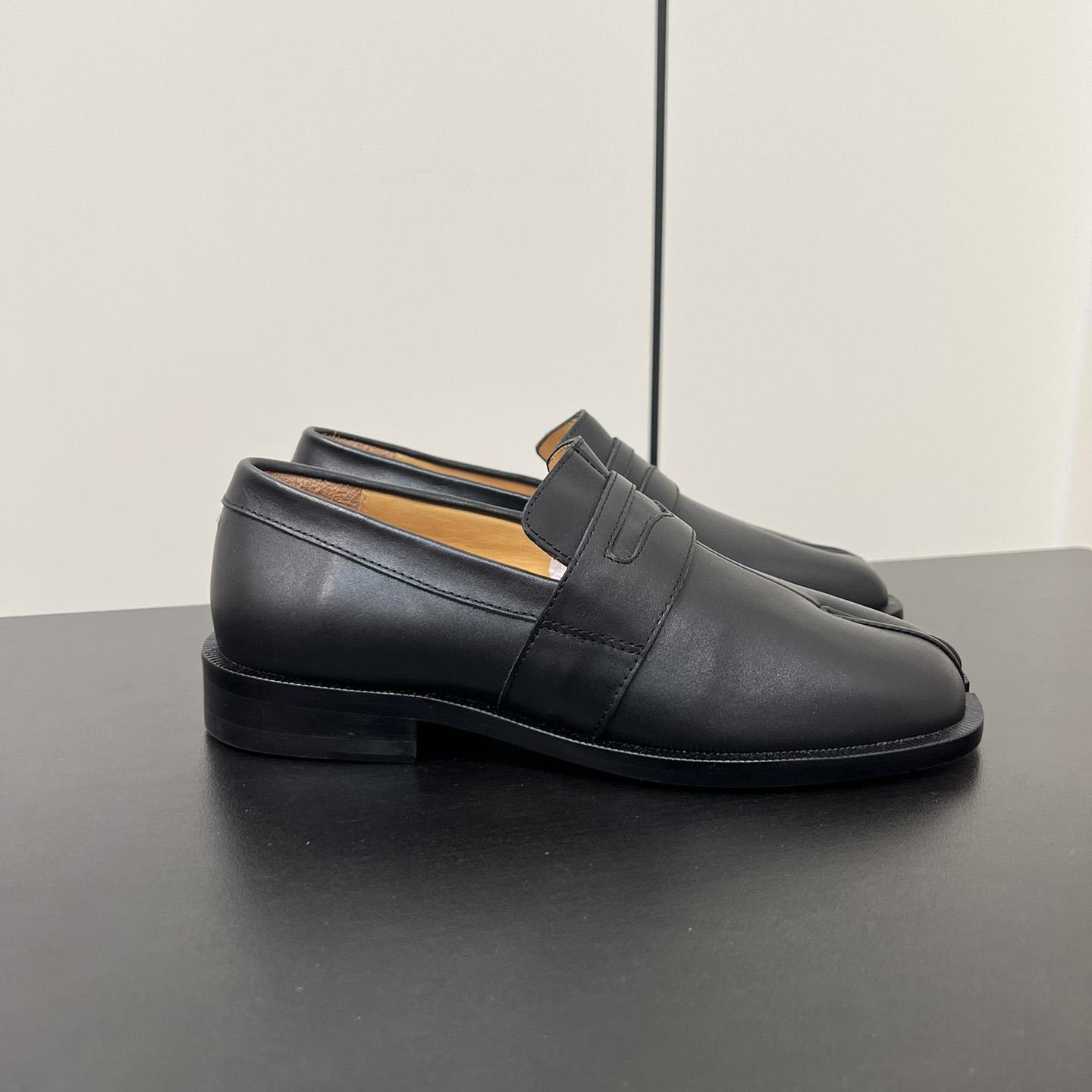Maison Margiela Tabi Leather Loafers - FashionPlug