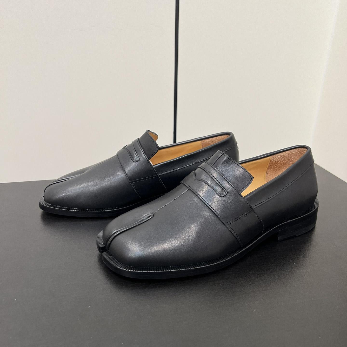 Maison Margiela Tabi Leather Loafers - FashionPlug