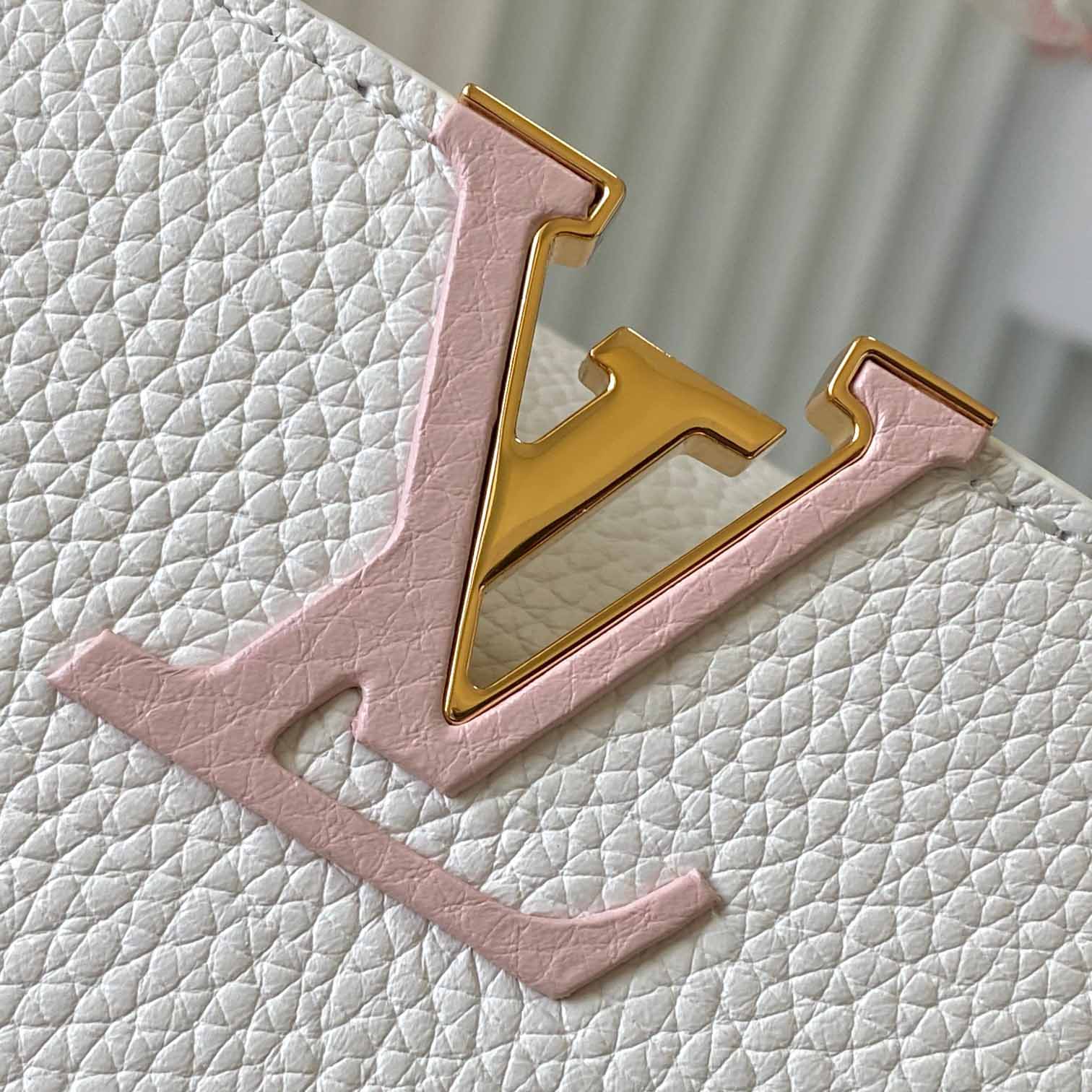 Louis Vuitton Capucines BB   M12279 - FashionPlug