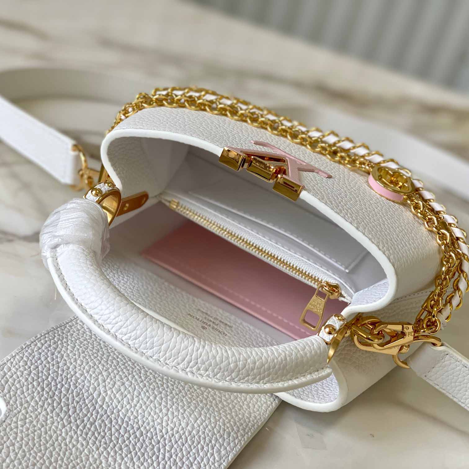 Louis Vuitton Capucines BB   M12279 - FashionPlug