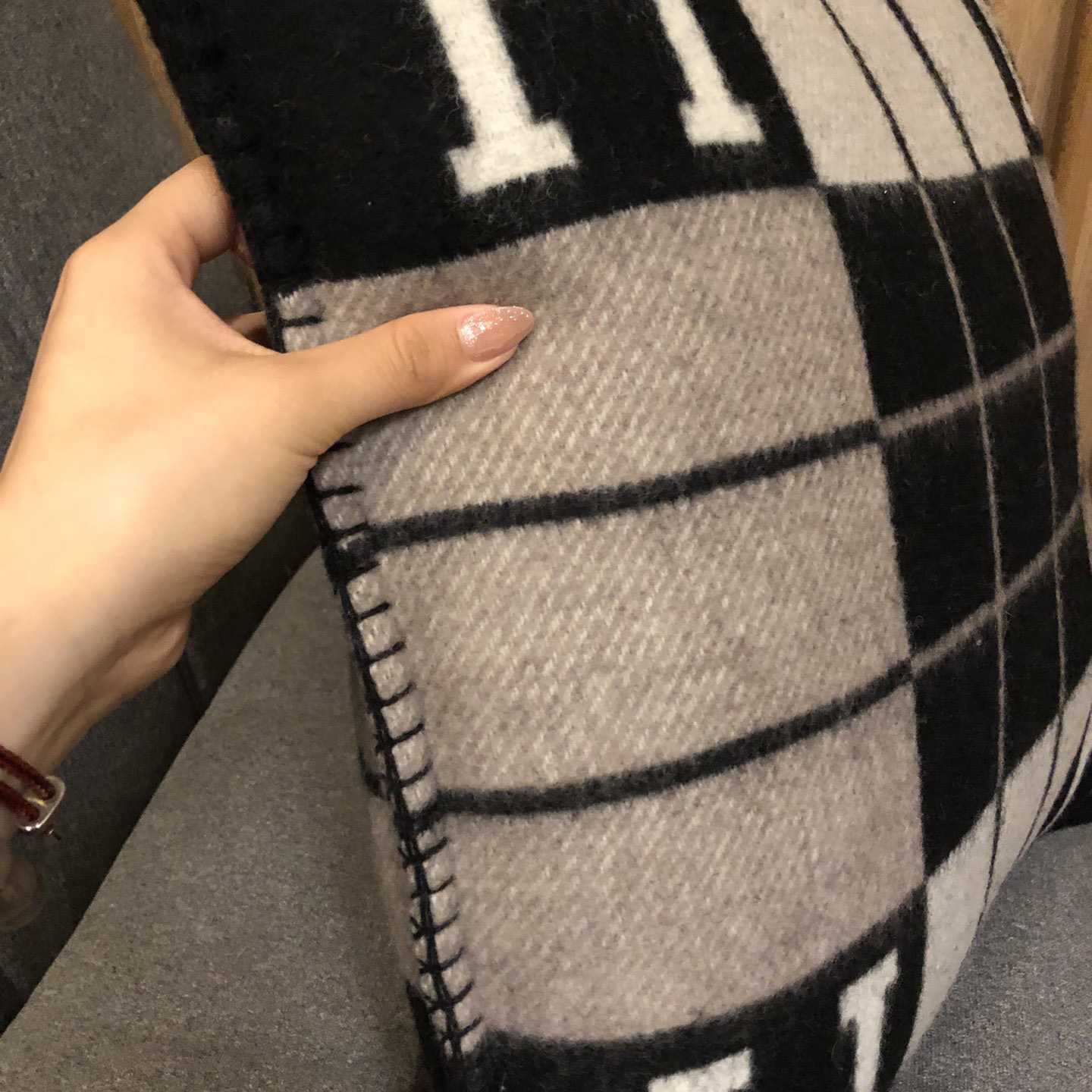 Hermes Avalon III Pillow,Small Model - FashionPlug