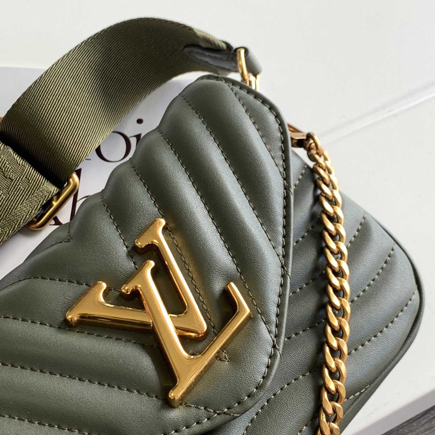  Louis Vuitton New Wave Multi-Pochette   （21x13x6.5cm）  M56471 - FashionPlug