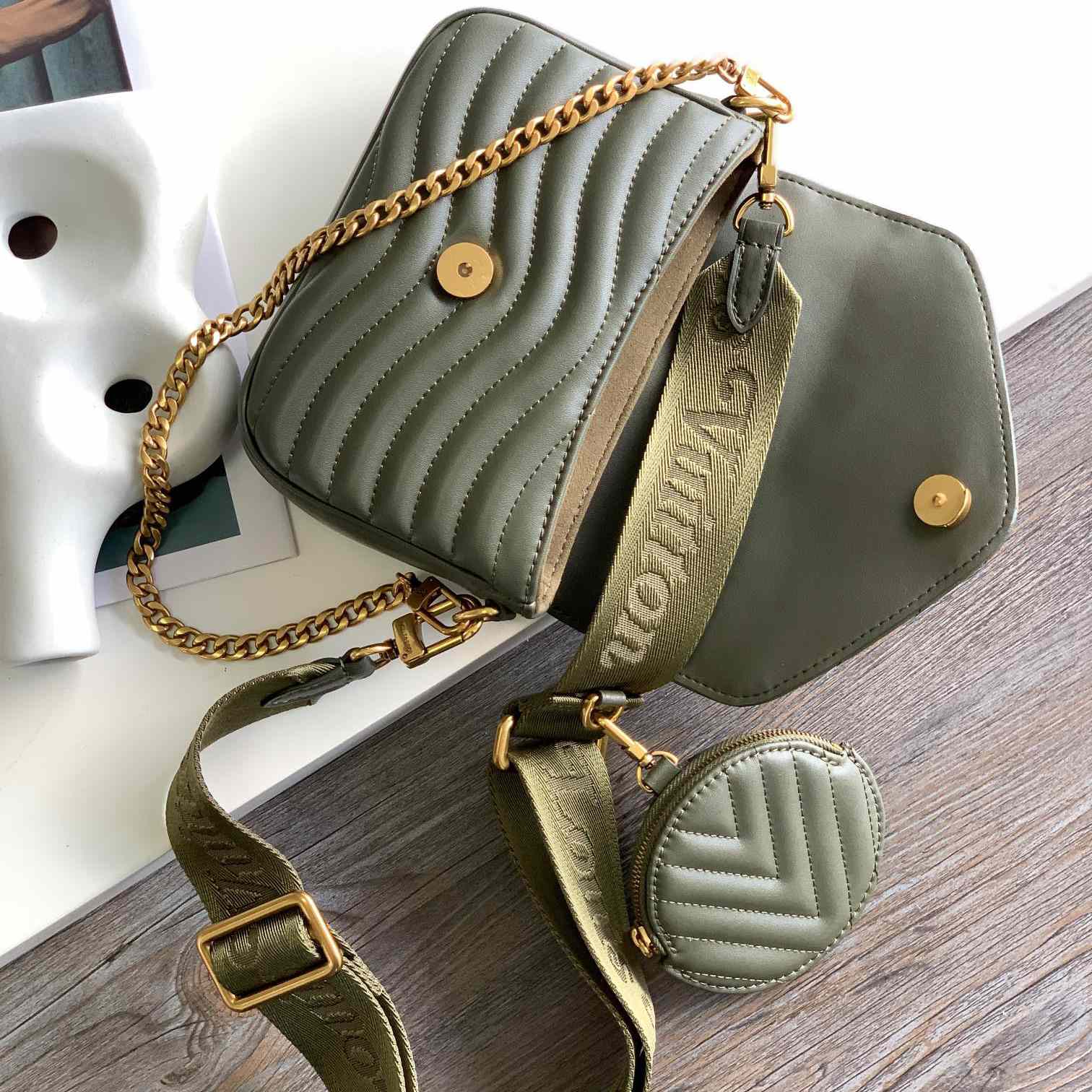  Louis Vuitton New Wave Multi-Pochette   （21x13x6.5cm）  M56471 - FashionPlug