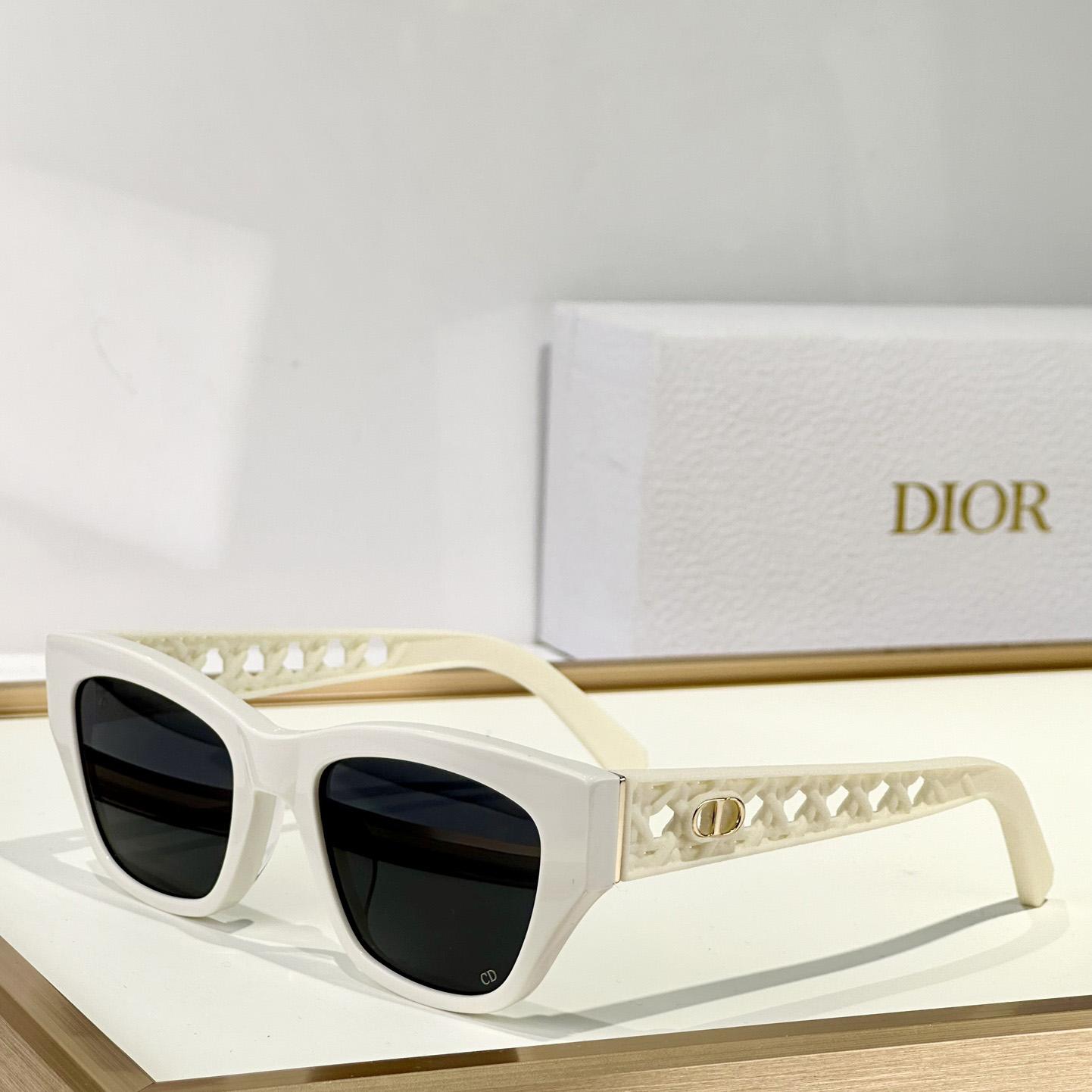 Dior VeryDior S2I Sunglasses - FashionPlug