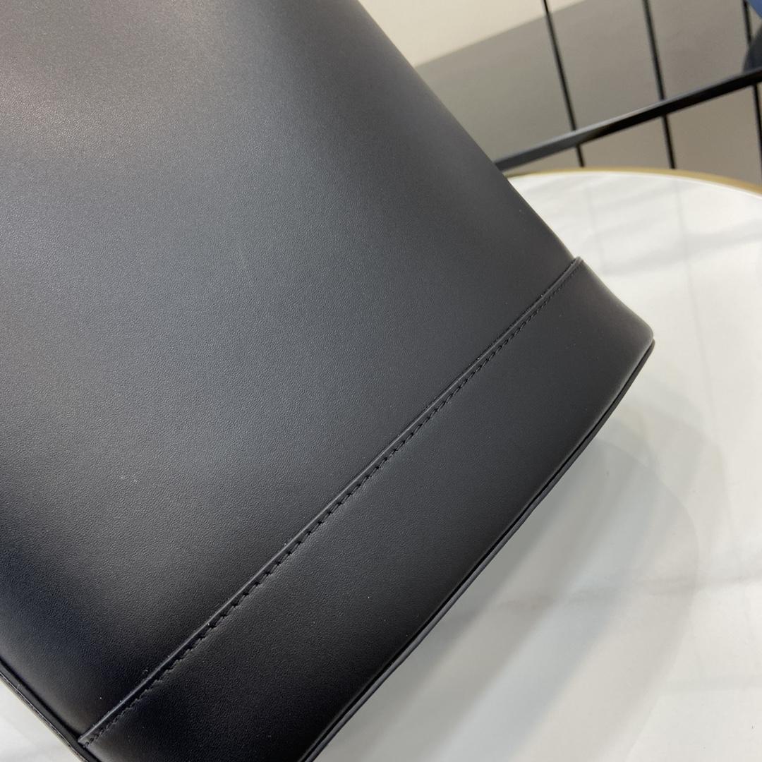 Gucci 73 Small Bucket Bag - FashionPlug
