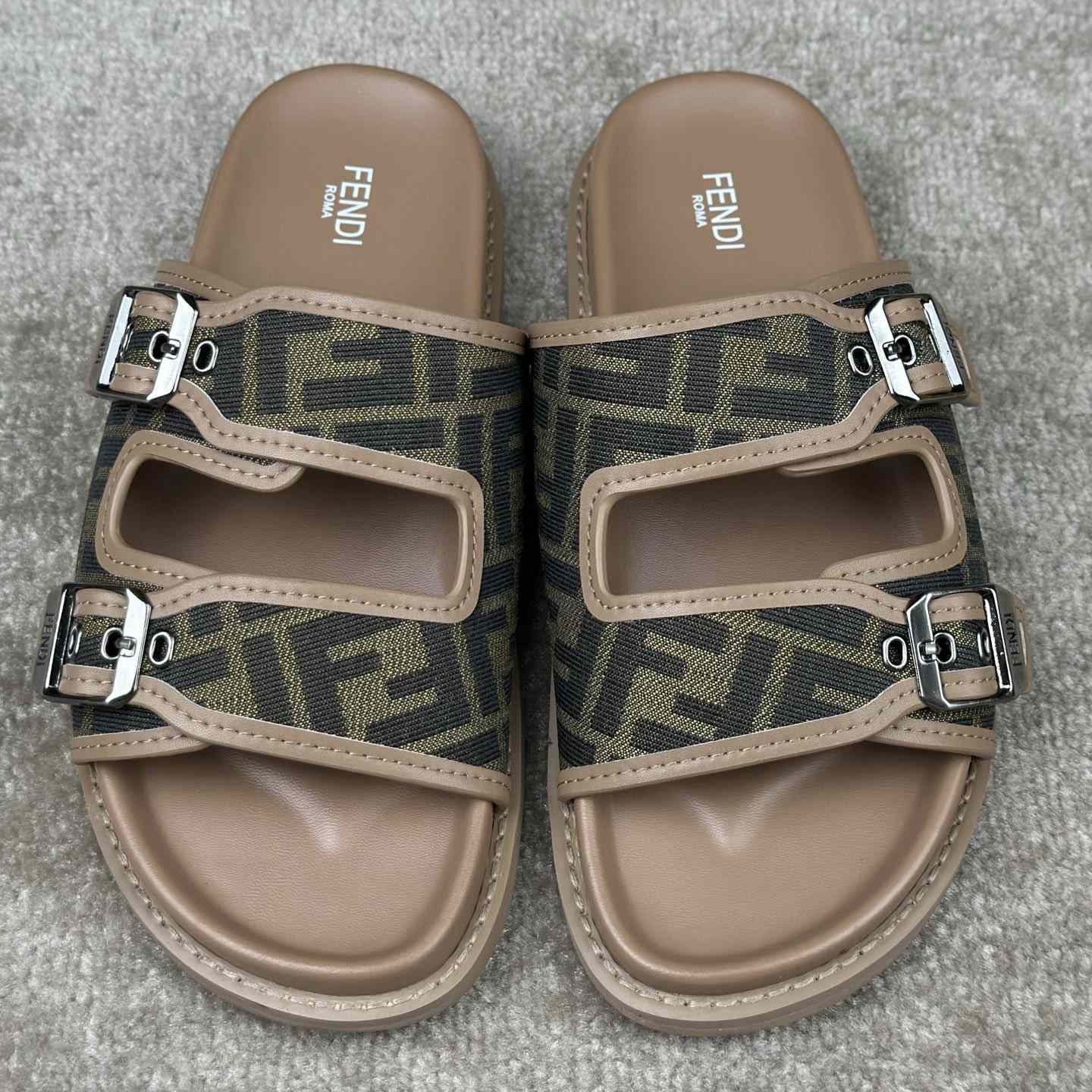 Fendi Feel Sandals  - FashionPlug