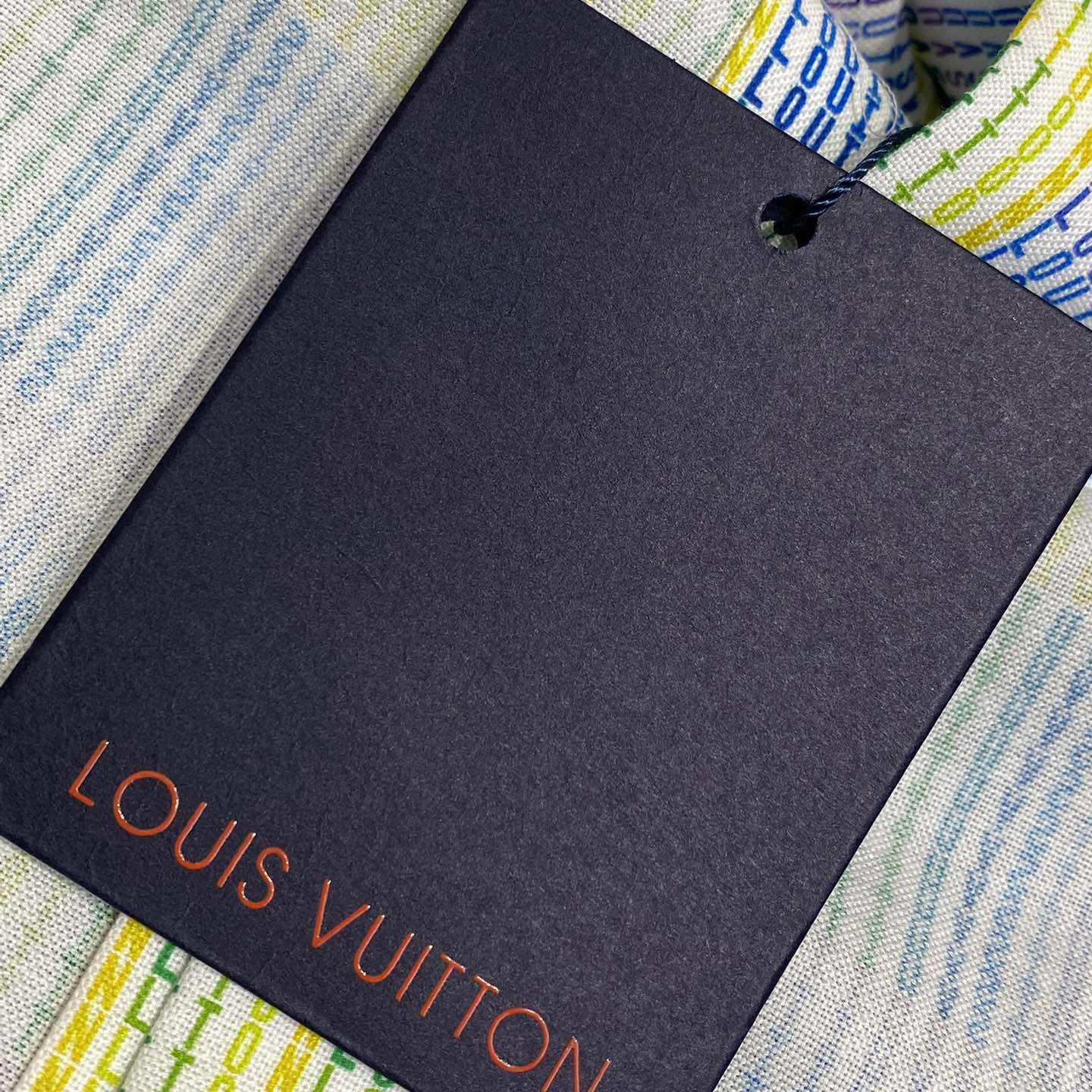 Louis Vuitton Graphic Printed Short-Sleeved Shirt    1AGTQG - FashionPlug