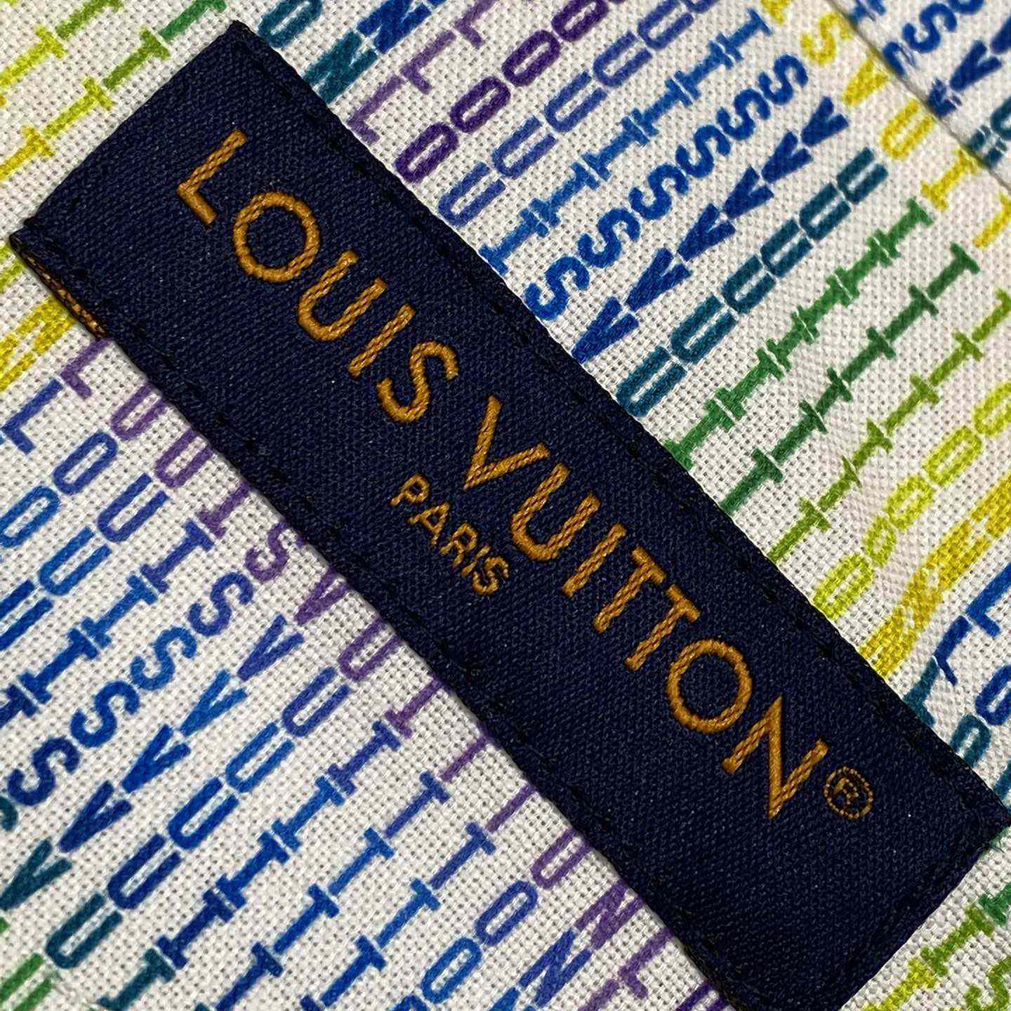 Louis Vuitton Graphic Printed Short-Sleeved Shirt    1AGTQG - FashionPlug