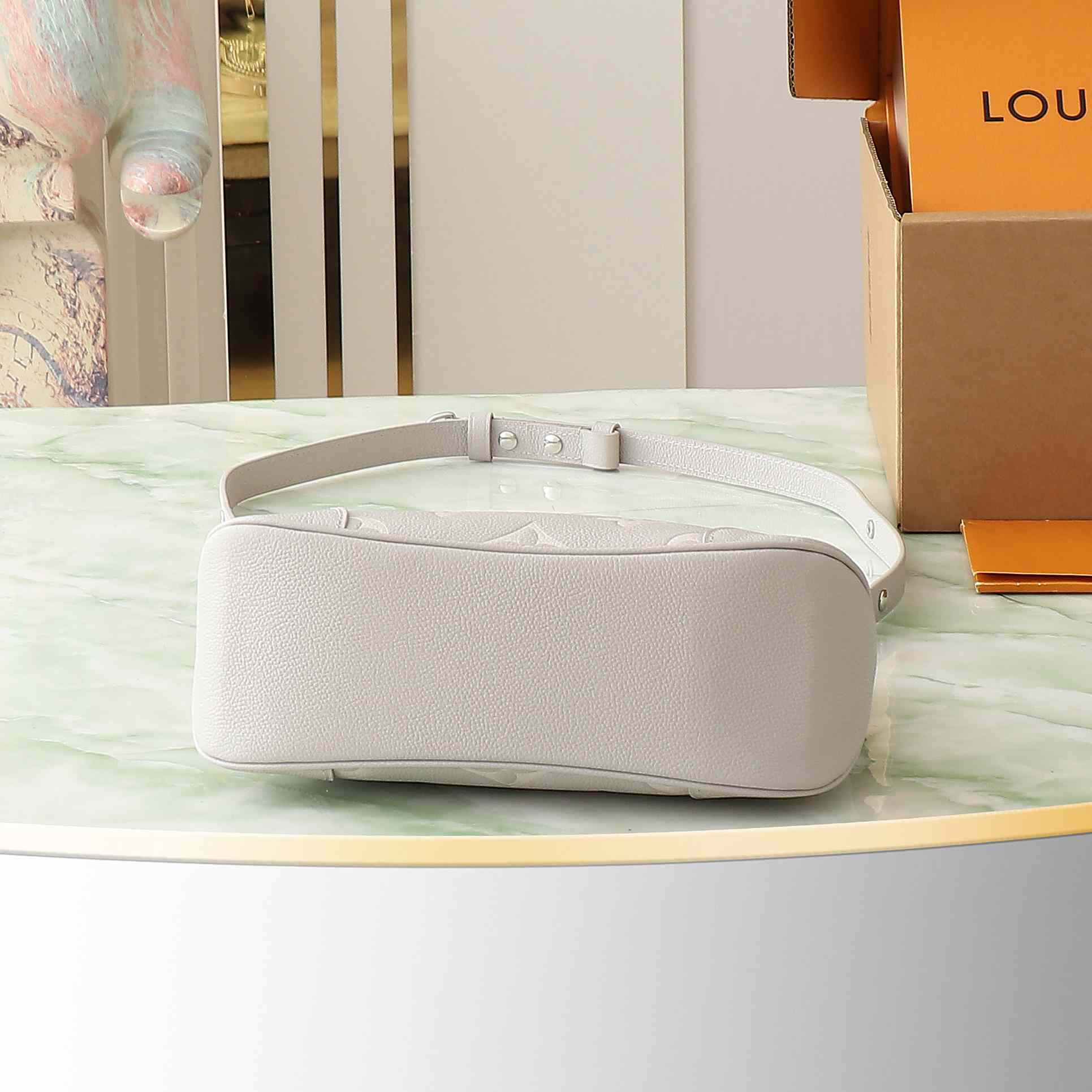Louis Vuitton Boulogne   M14211 - FashionPlug