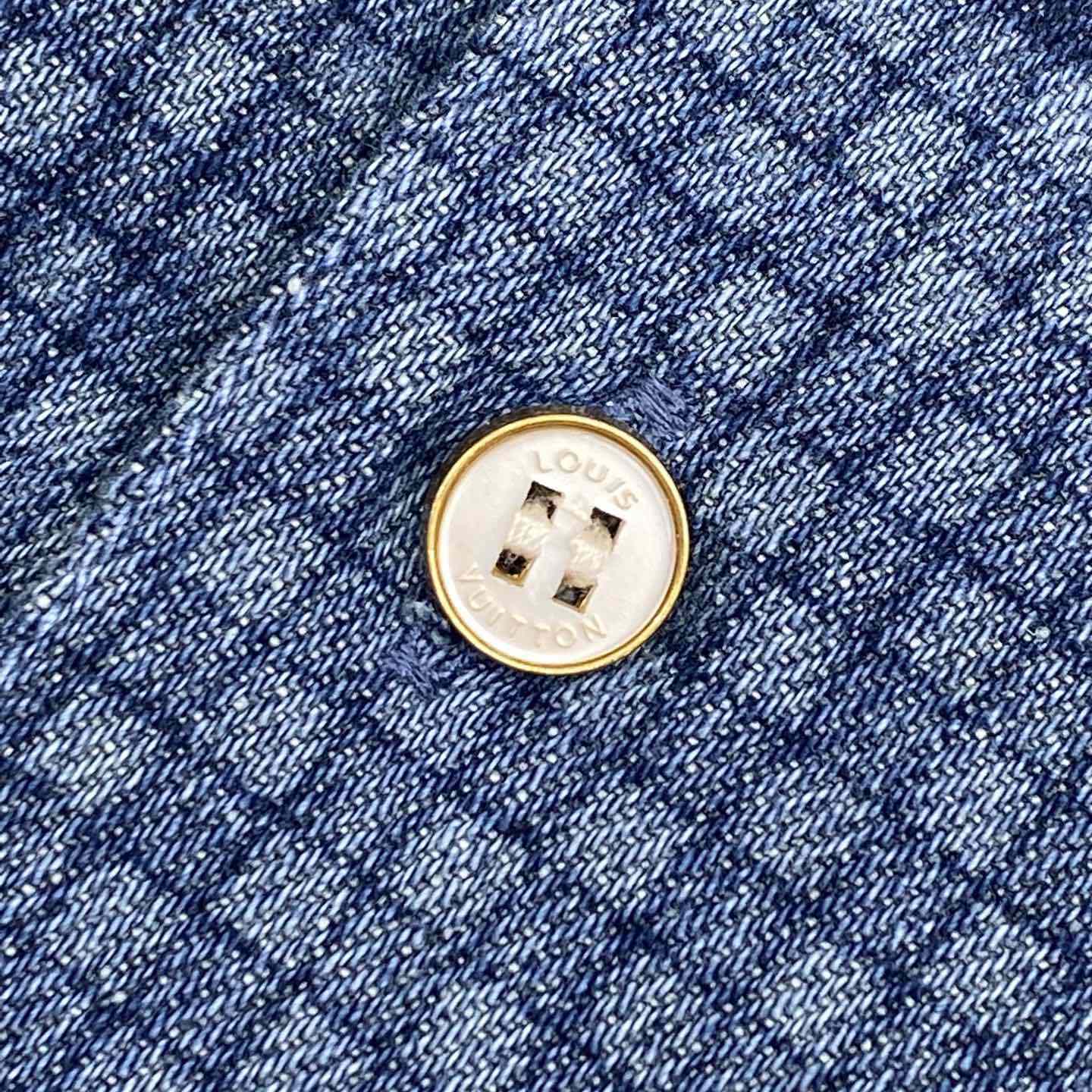 Louis Vuitton Printed Short-Sleeved Denim Shirt   1AFVQL - FashionPlug