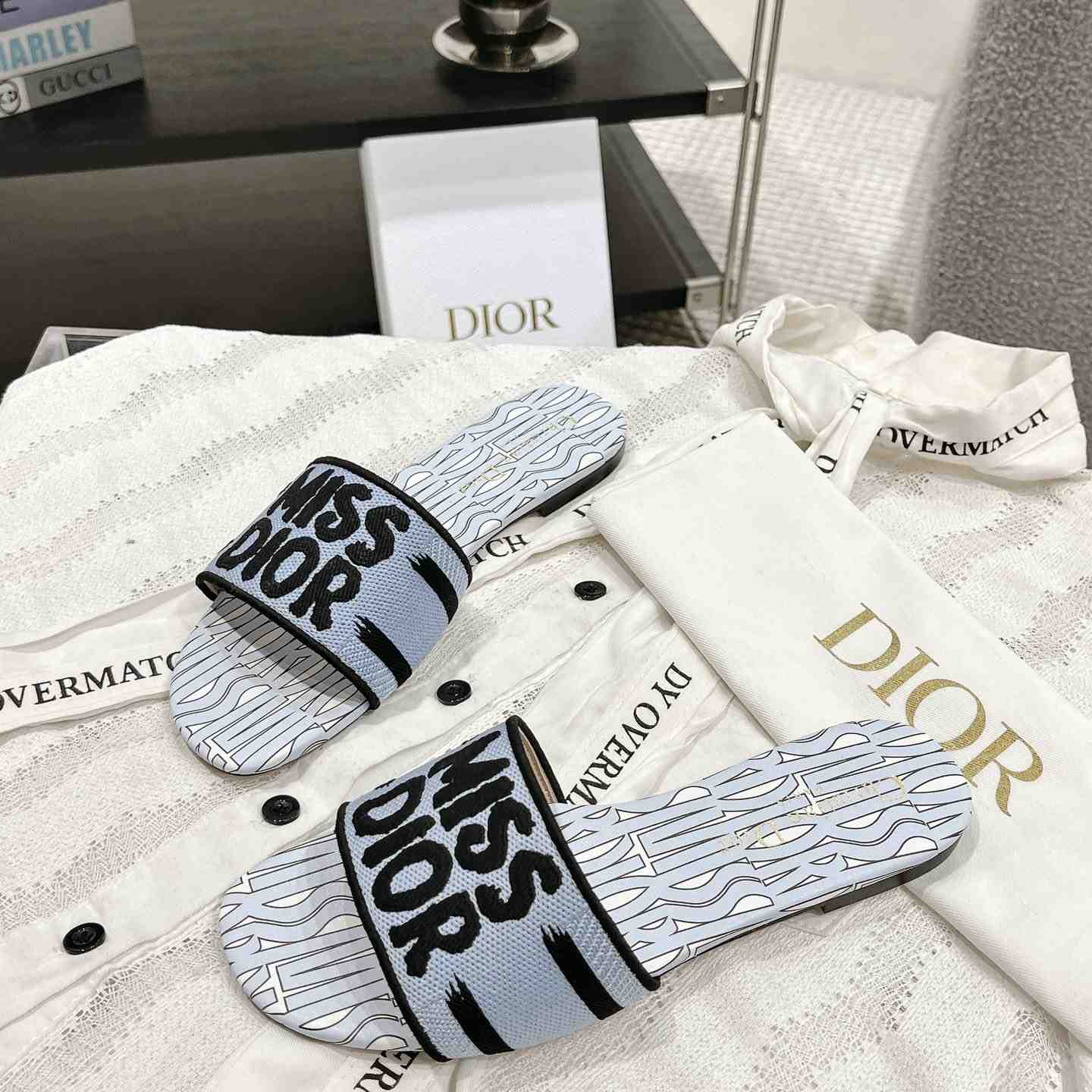 Dior Dway Slide  - FashionPlug