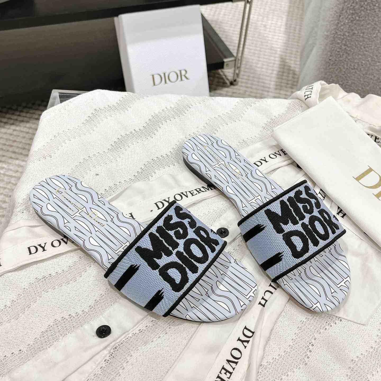 Dior Dway Slide  - FashionPlug