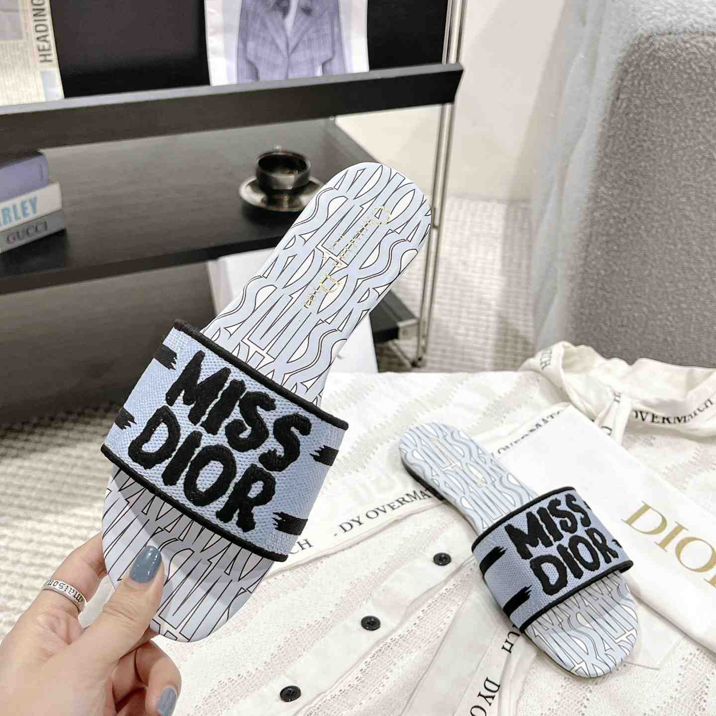 Dior Dway Slide  - FashionPlug