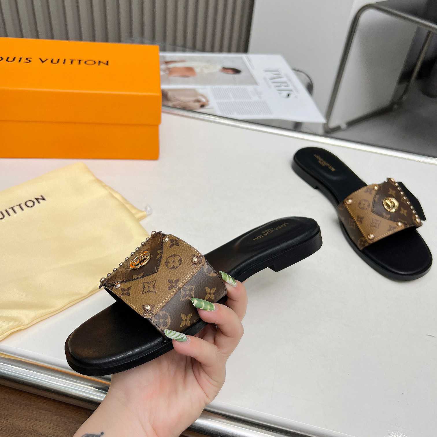 Louis Vuitton LV Frame Flat Mule   1ACXG7 - FashionPlug