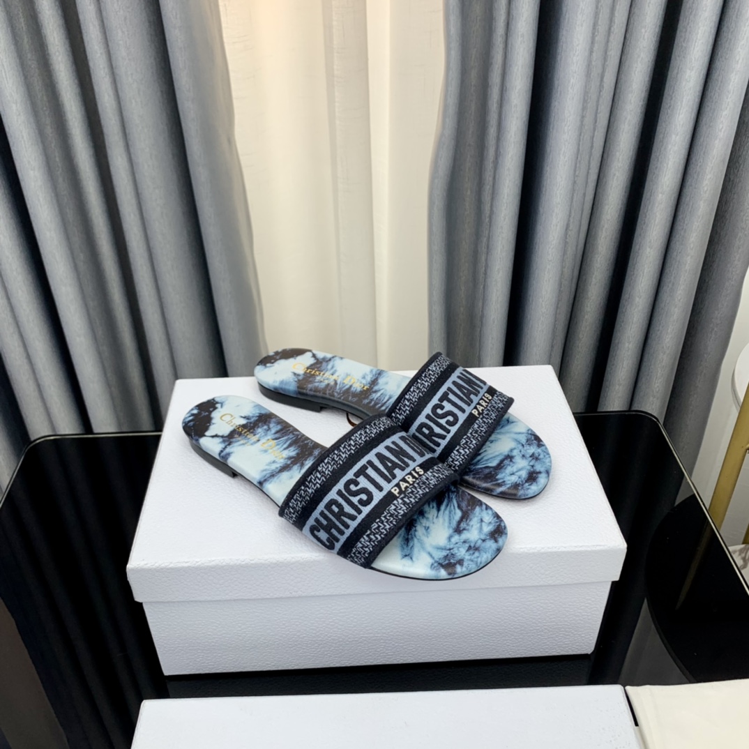 Dior Dway Slide  - FashionPlug