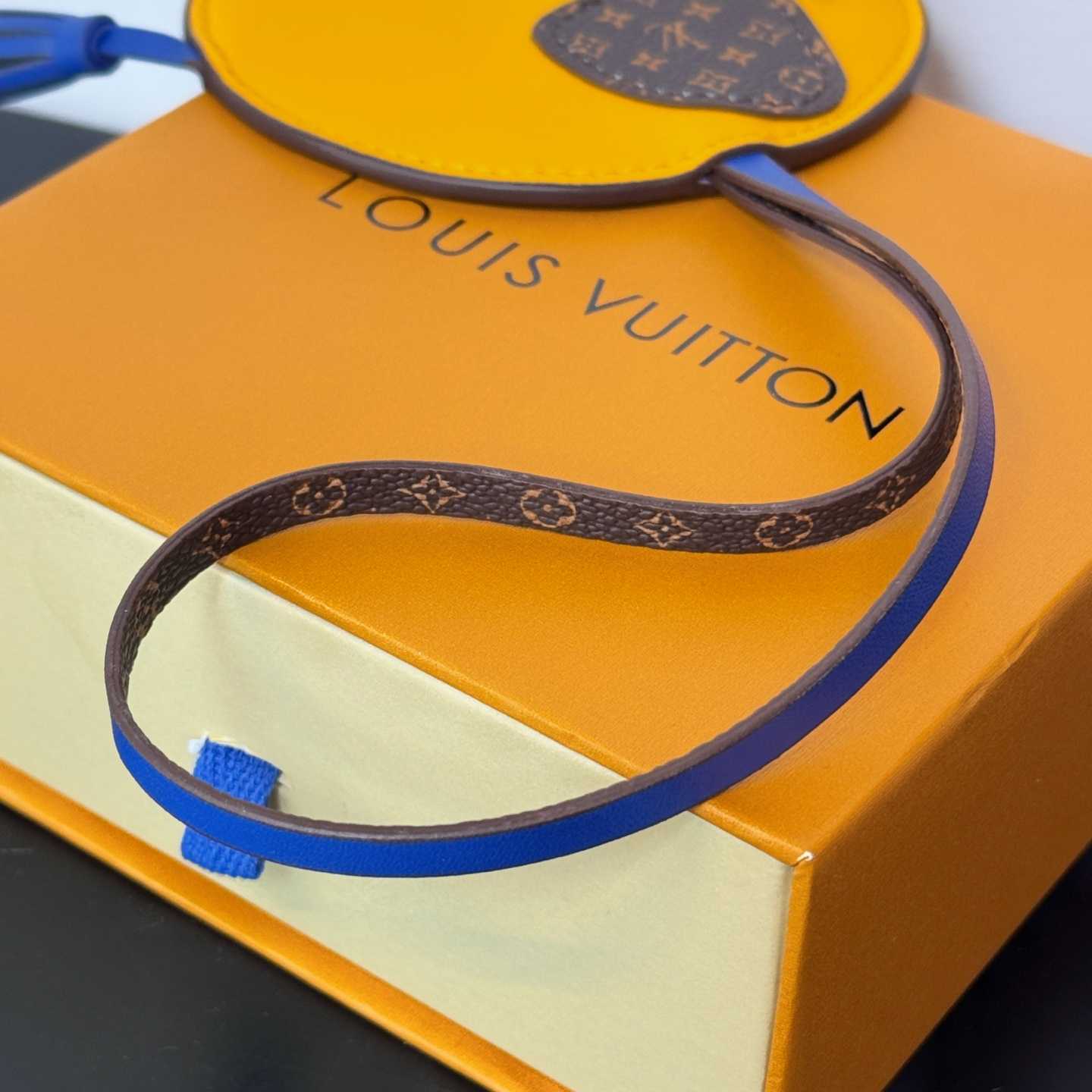 Louis Vuitton LV Elephant Bag Charm   M02325 - FashionPlug