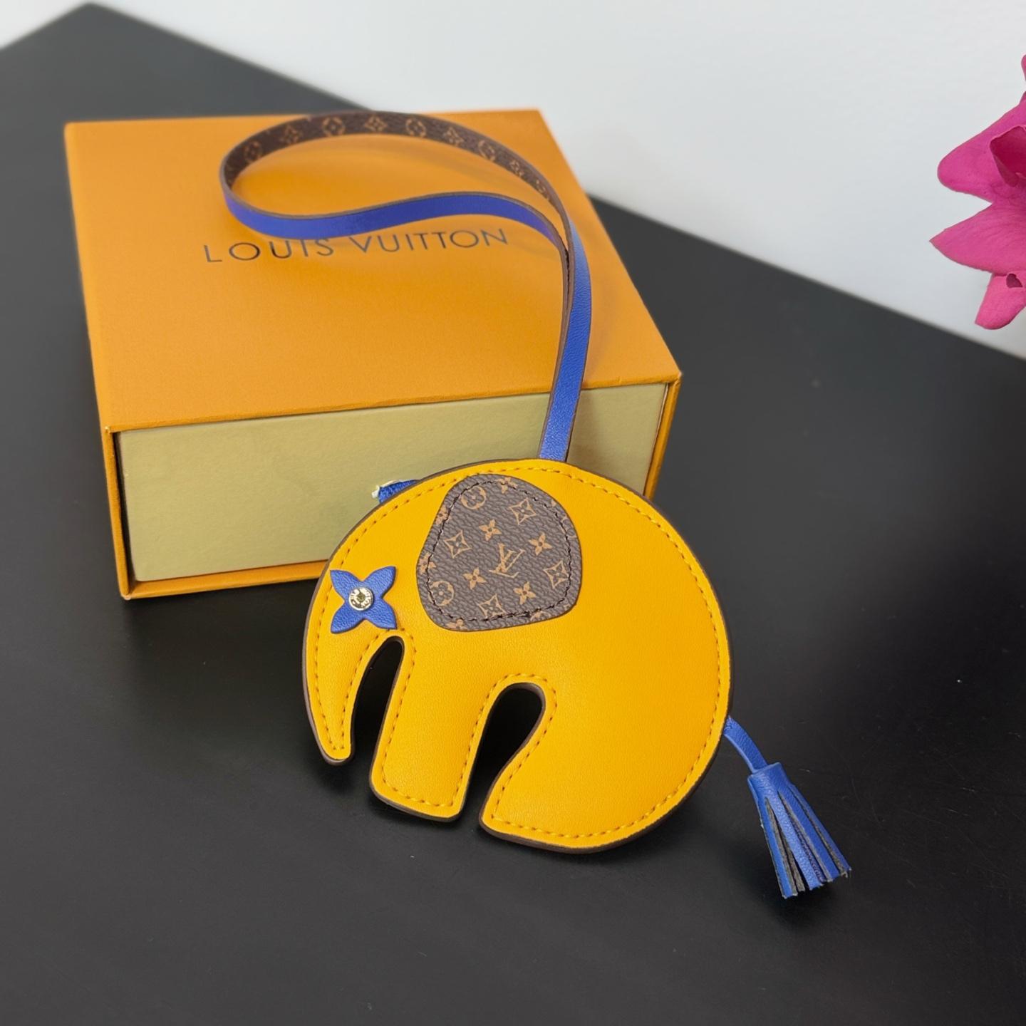 Louis Vuitton LV Elephant Bag Charm   M02325 - FashionPlug
