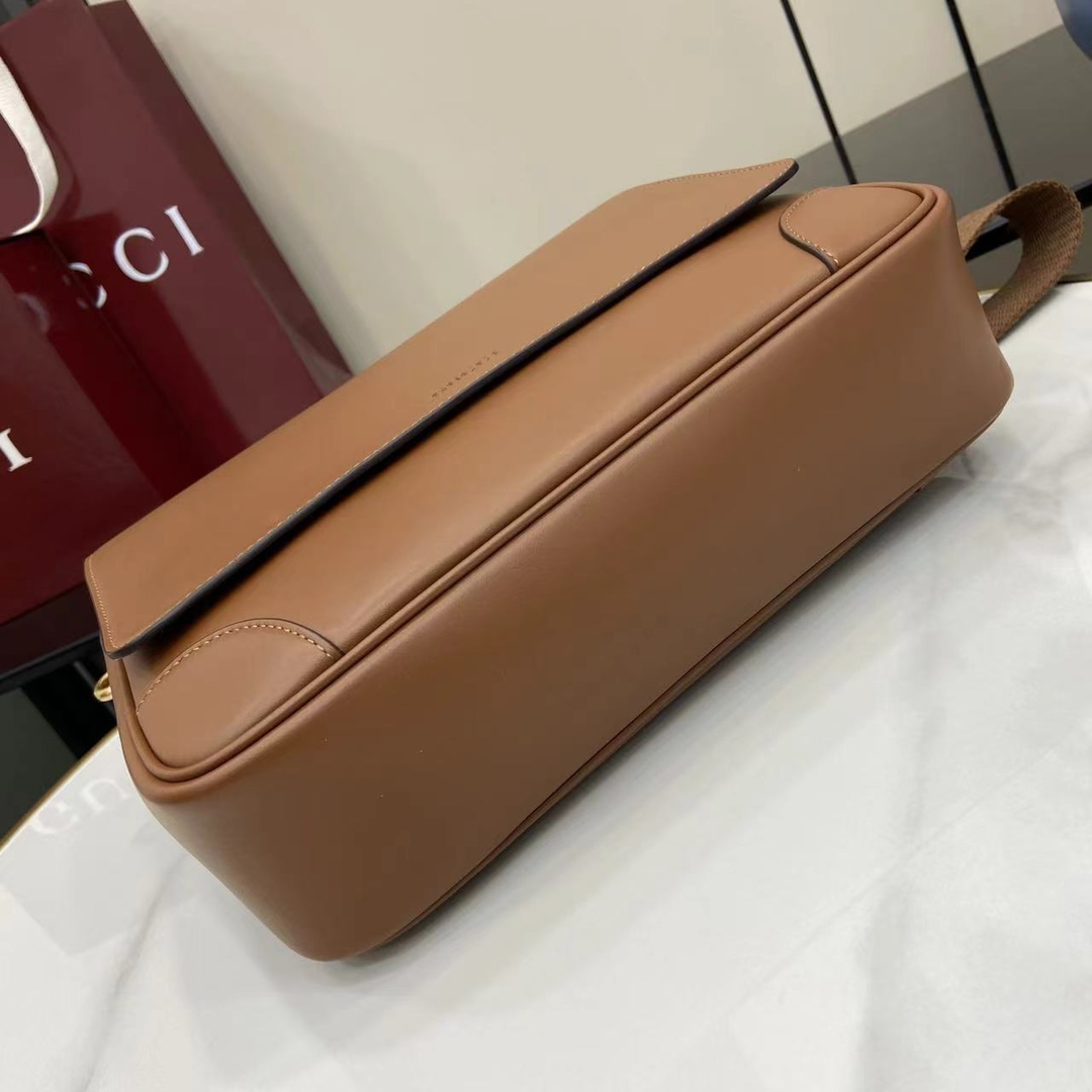 Gucci GG Emblem Medium Crossbody Bag - FashionPlug