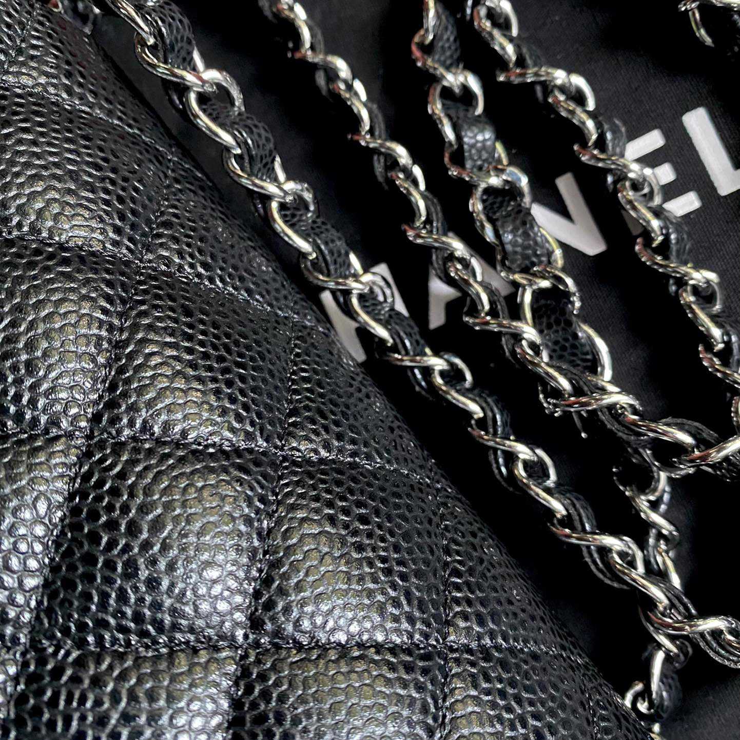 Chanel A01112 Bag - FashionPlug