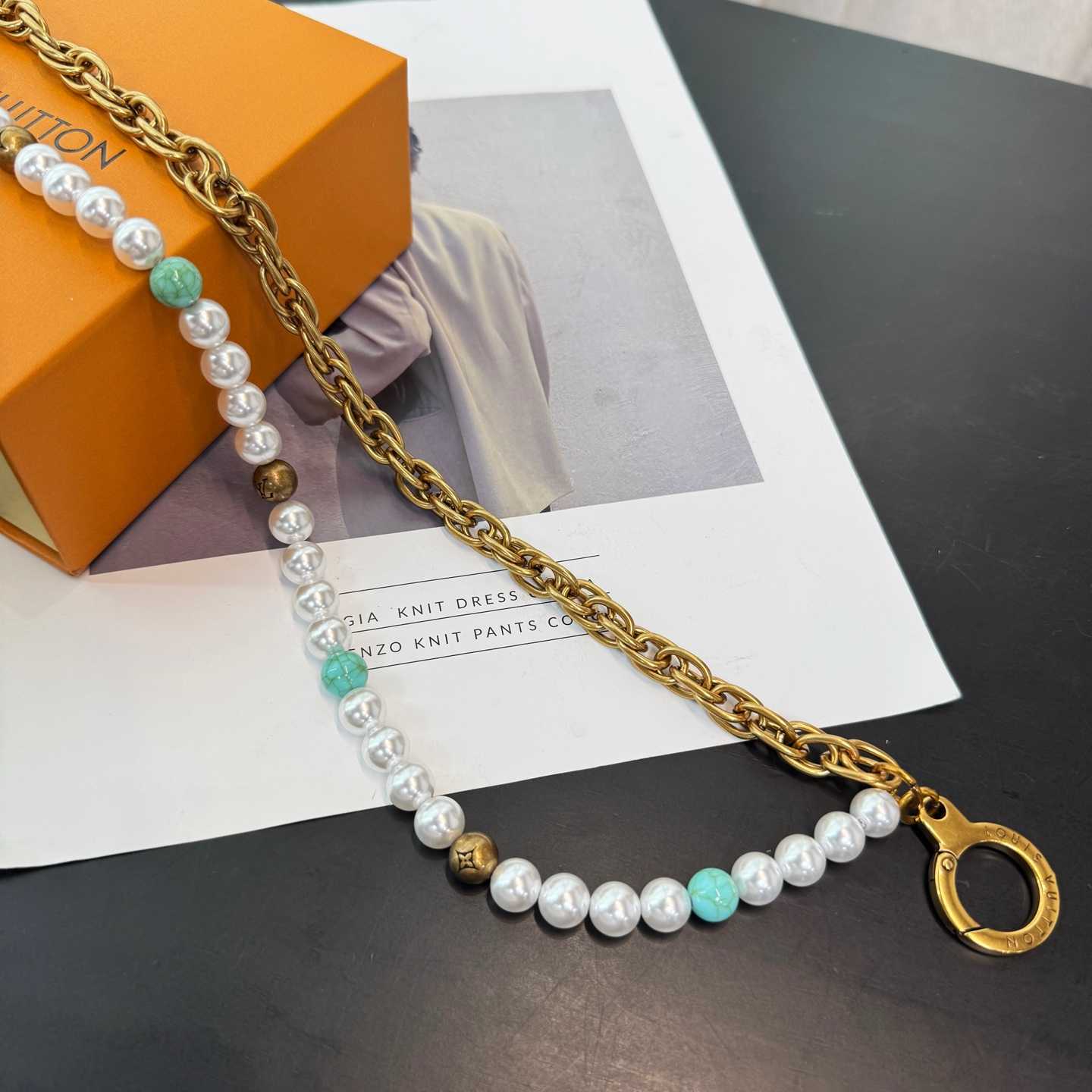 Louis Vuitton Pearls Chain Belt and Bag Charm   M02097 - FashionPlug