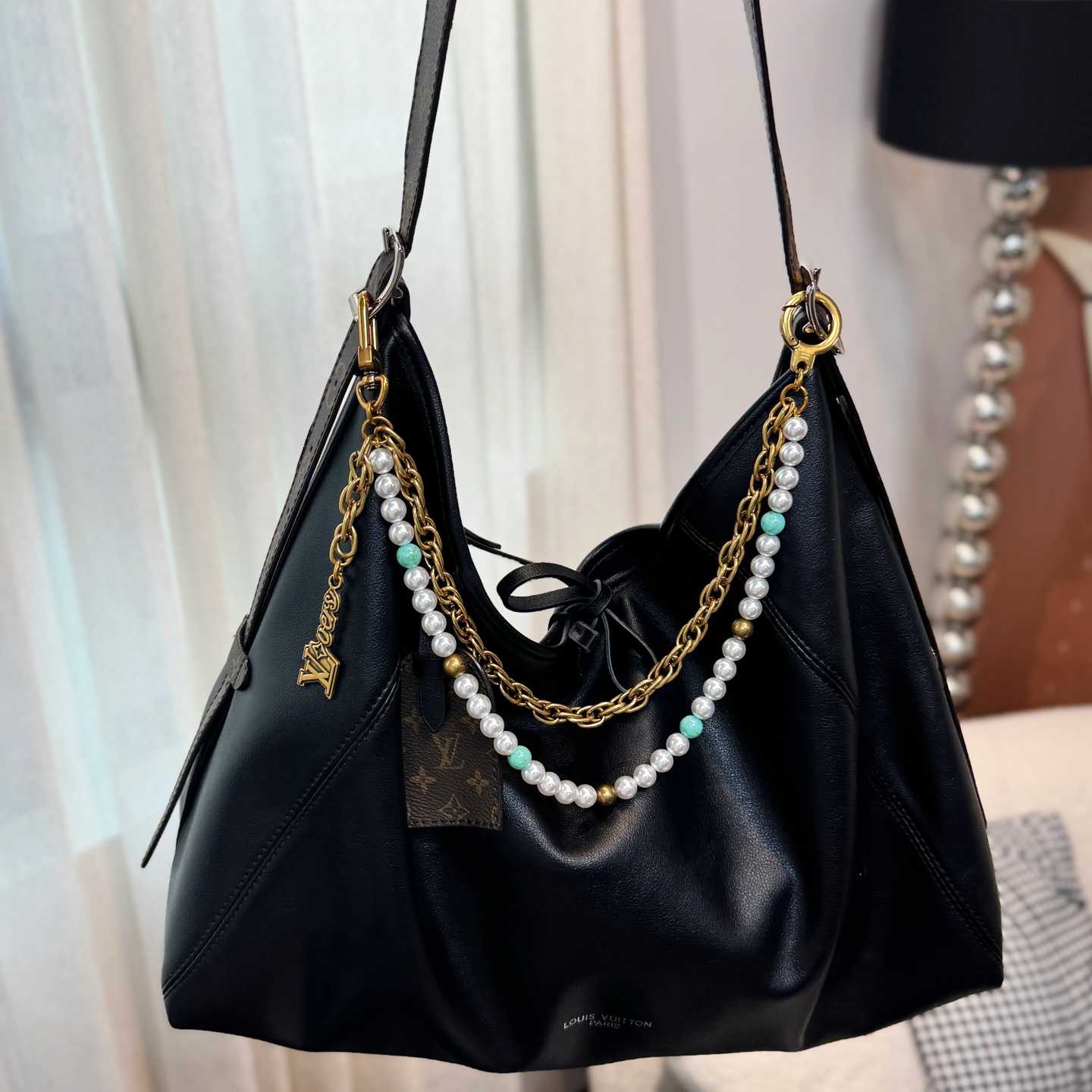 Louis Vuitton Pearls Chain Belt and Bag Charm   M02097 - FashionPlug