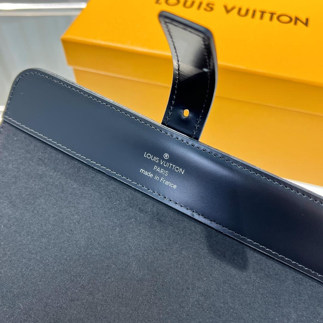 Louis Vuitton Etui 3 Montres     - FashionPlug