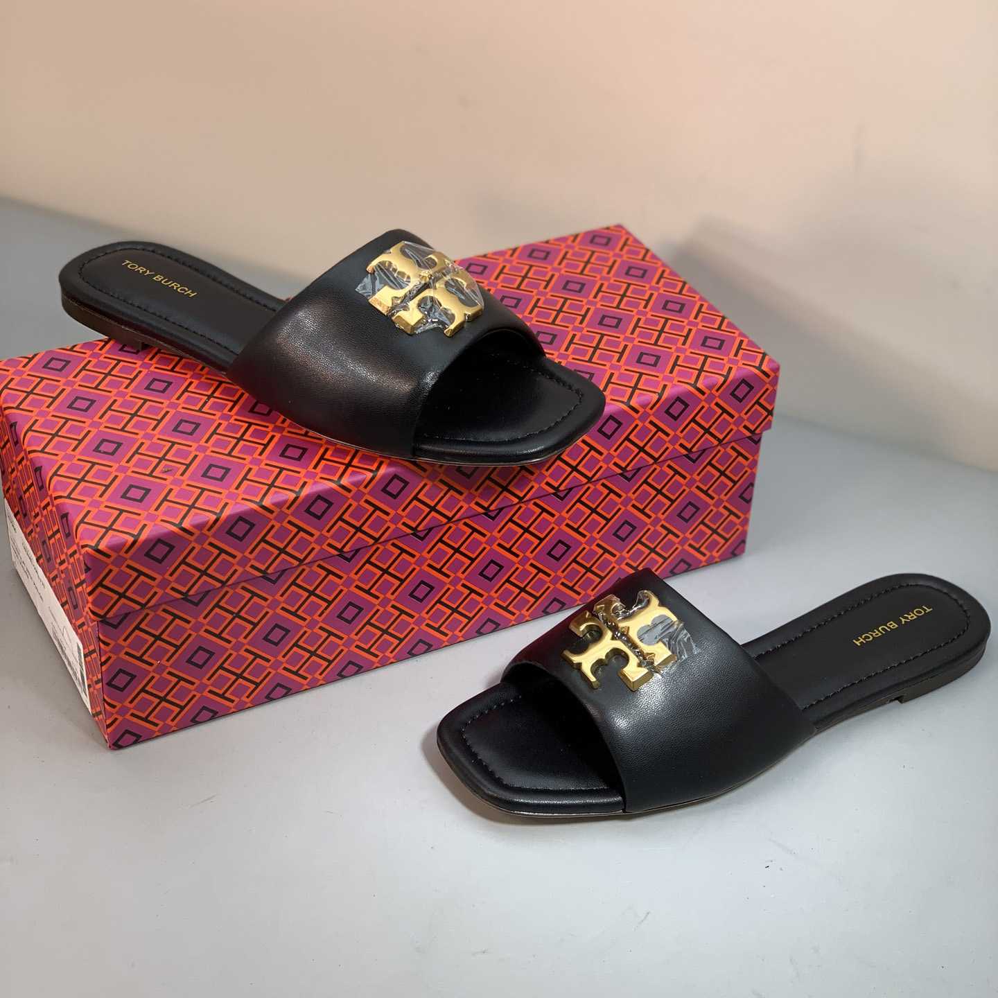 Tory Burch Eleanor Slide Sandal - FashionPlug