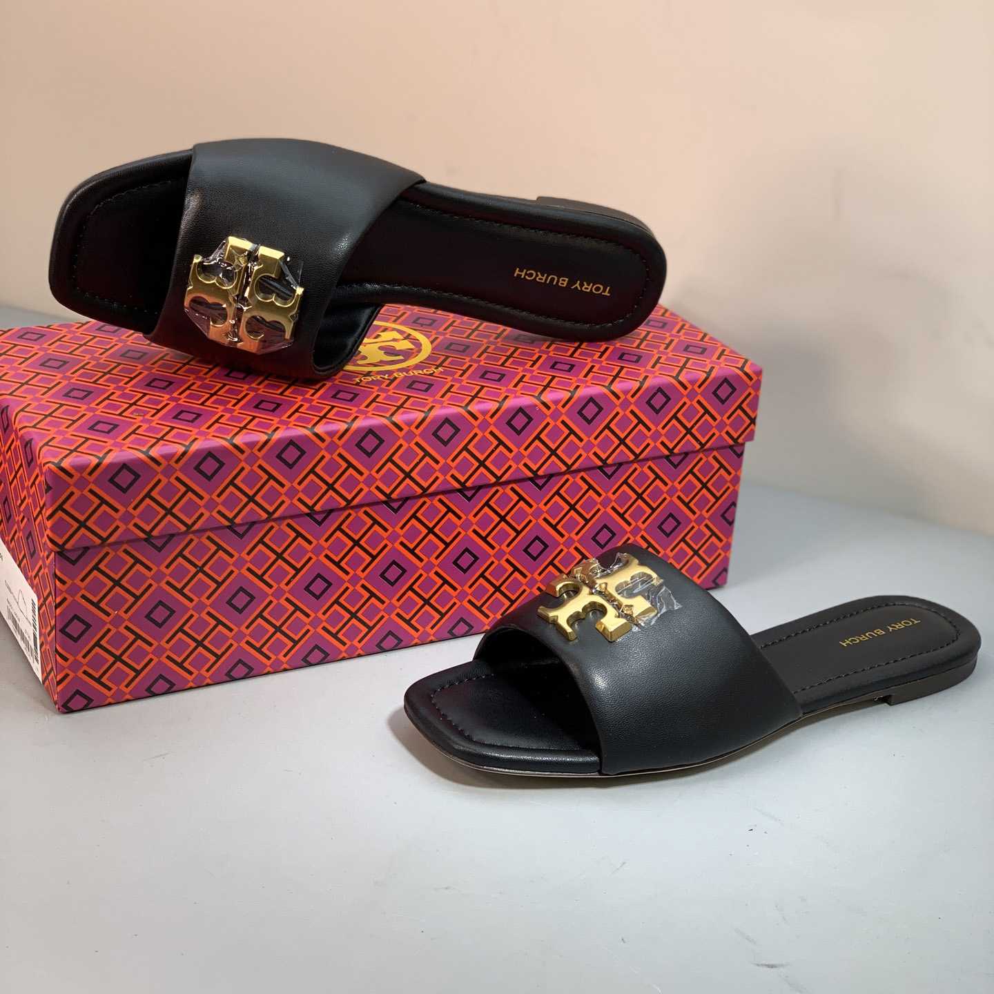 Tory Burch Eleanor Slide Sandal - FashionPlug