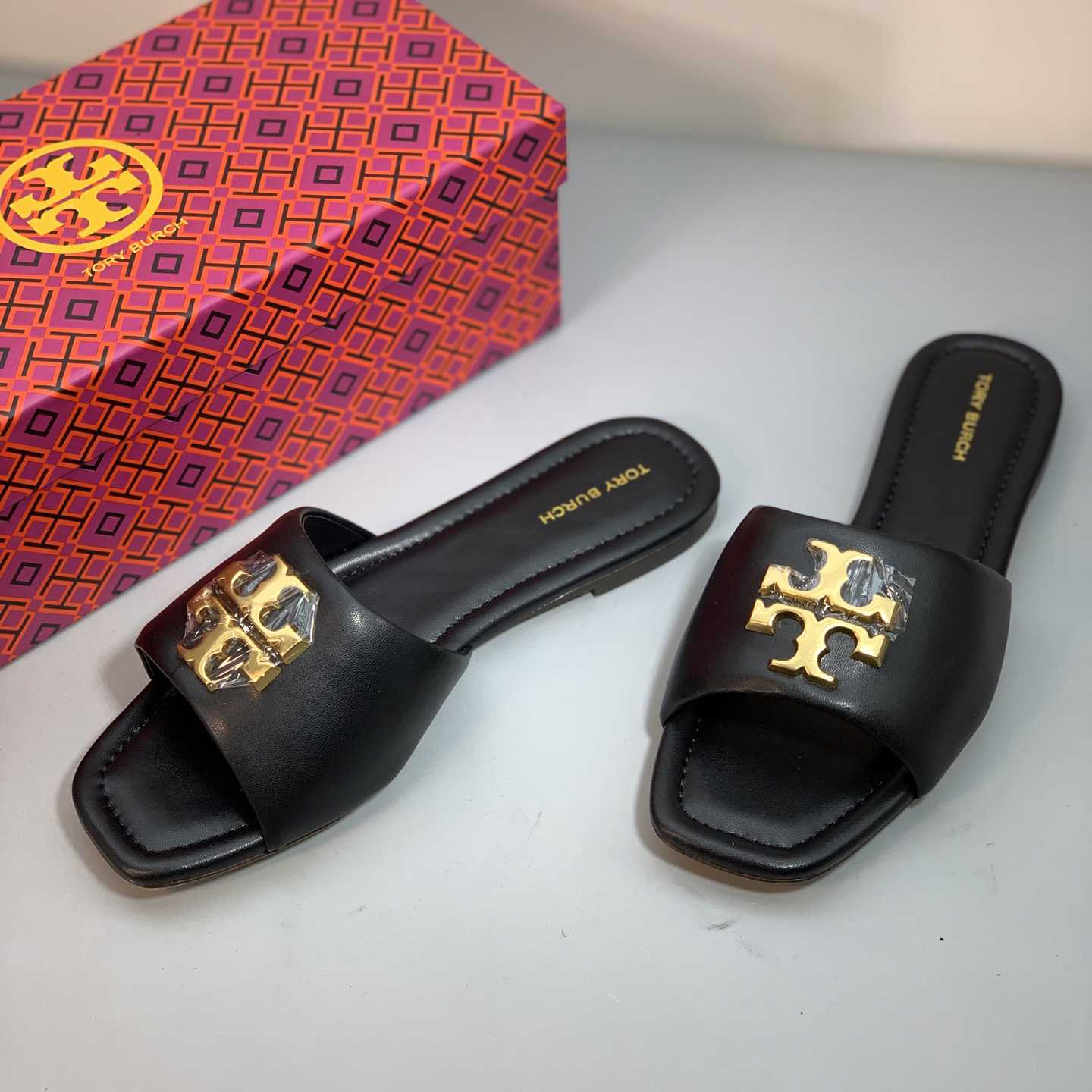 Tory Burch Eleanor Slide Sandal - FashionPlug