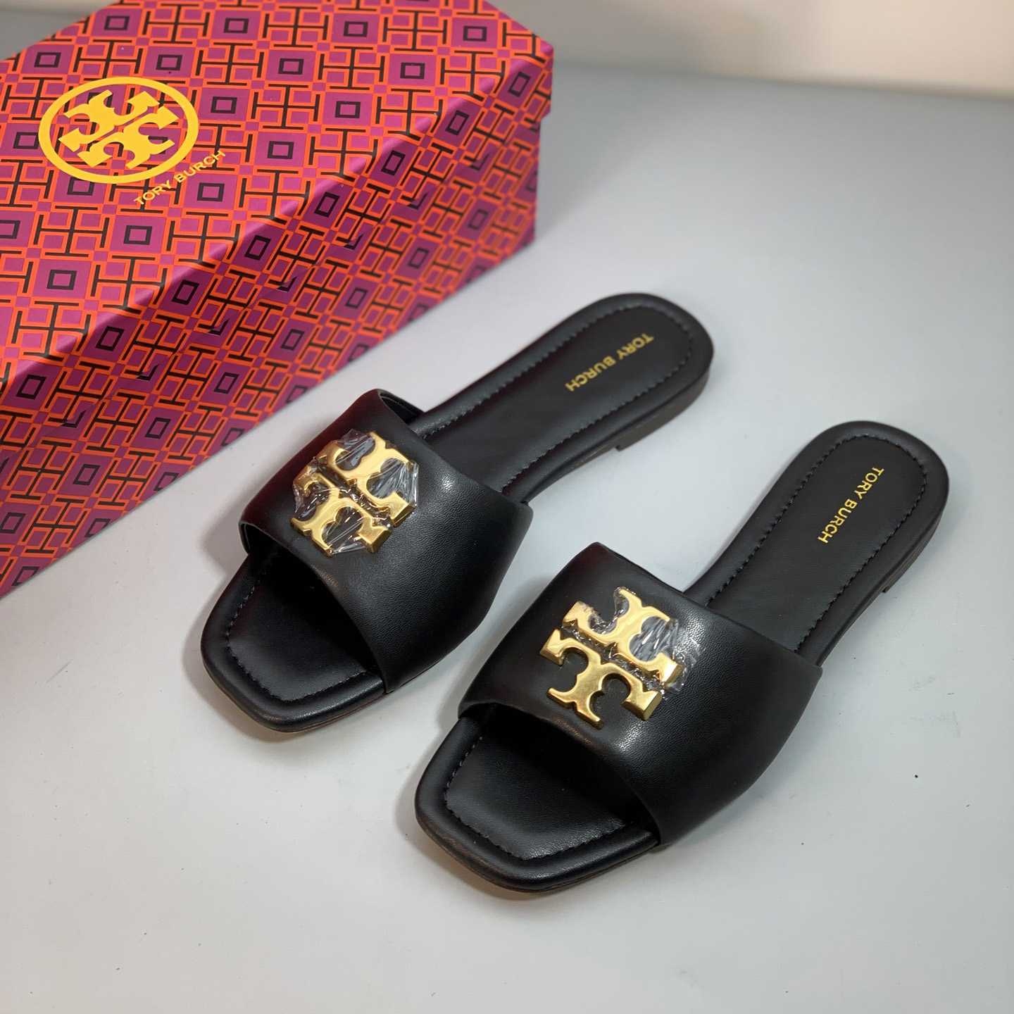 Tory Burch Eleanor Slide Sandal - FashionPlug