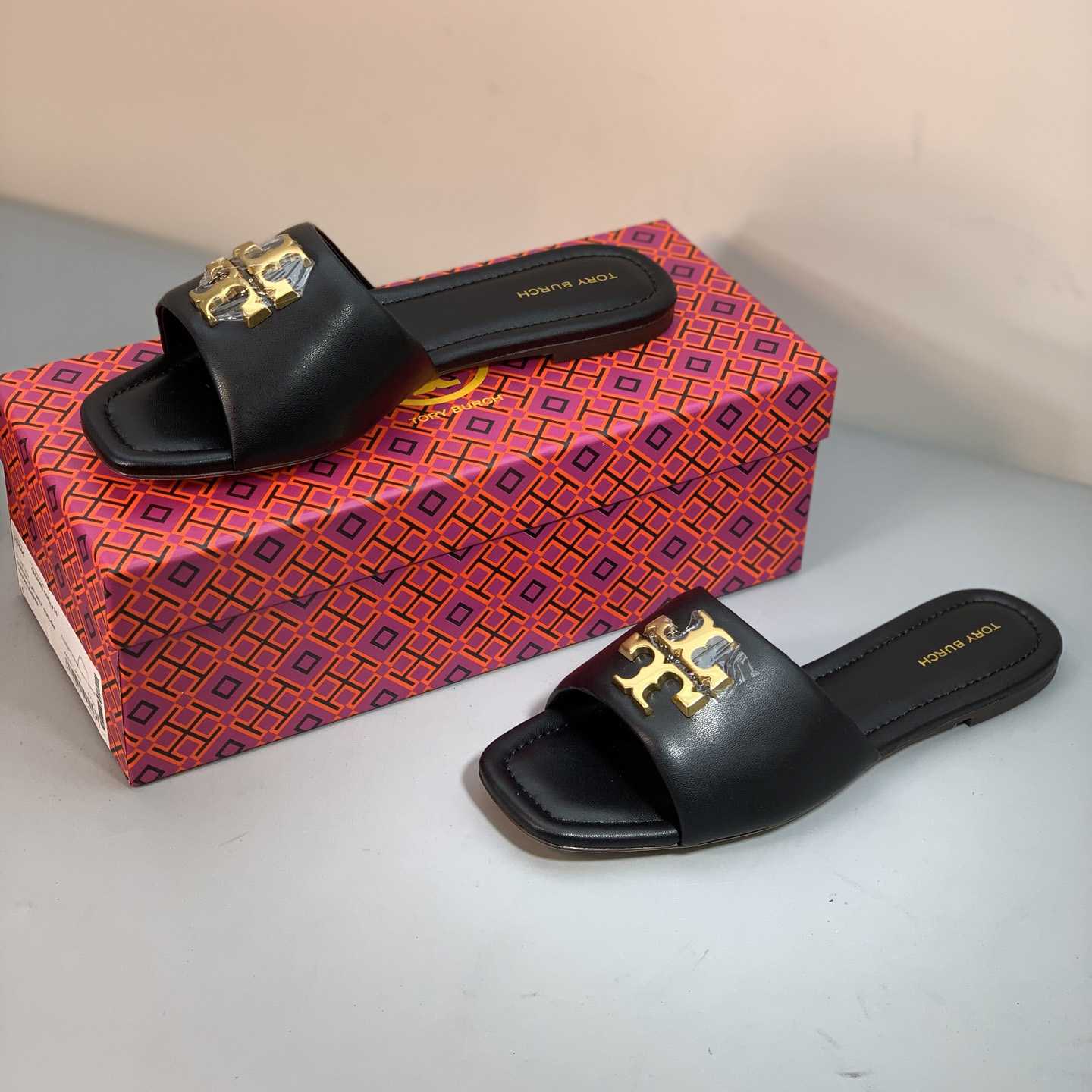 Tory Burch Eleanor Slide Sandal - FashionPlug