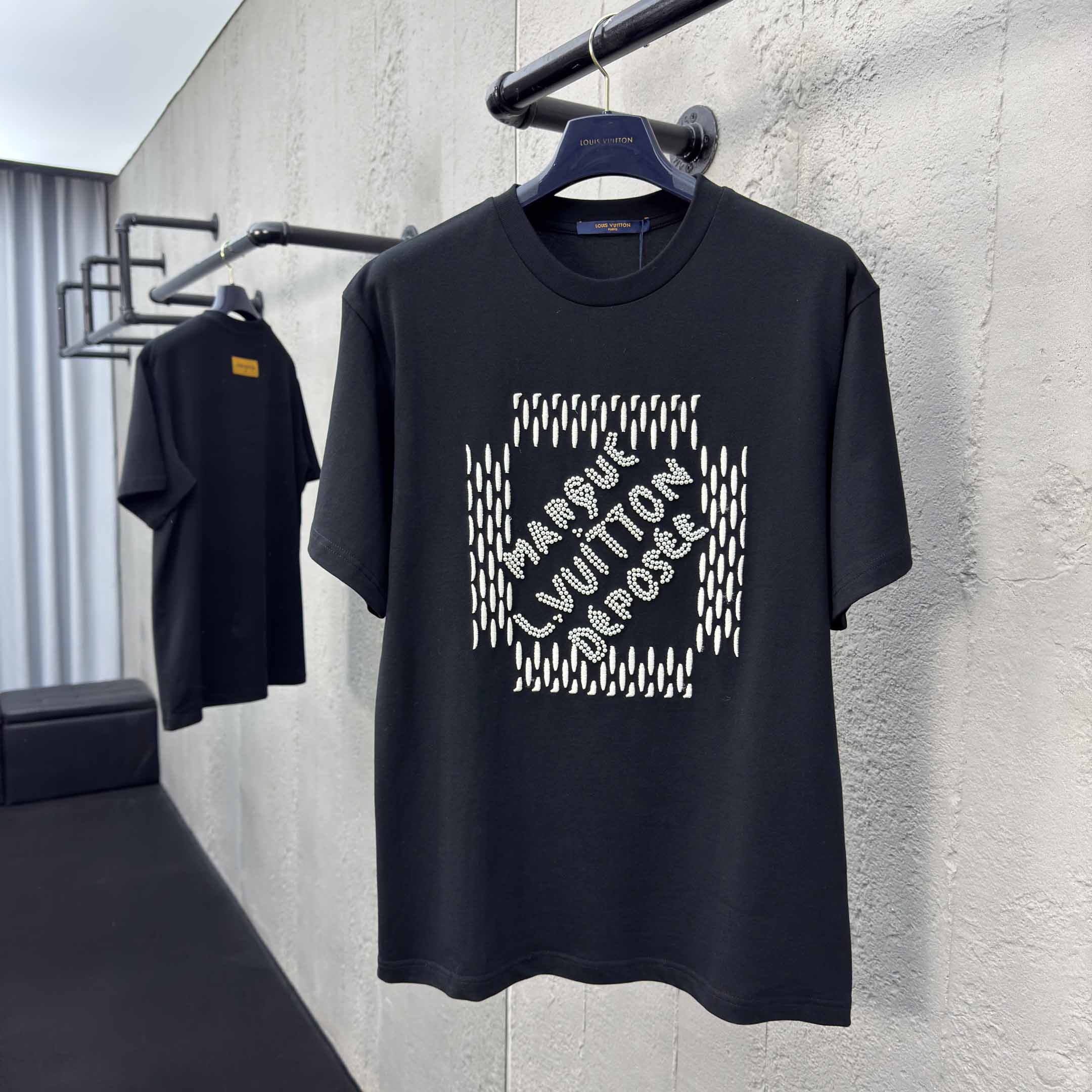Louis Vuitton Embroidered Signature Cotton T-Shirt  1AFVB5 - FashionPlug