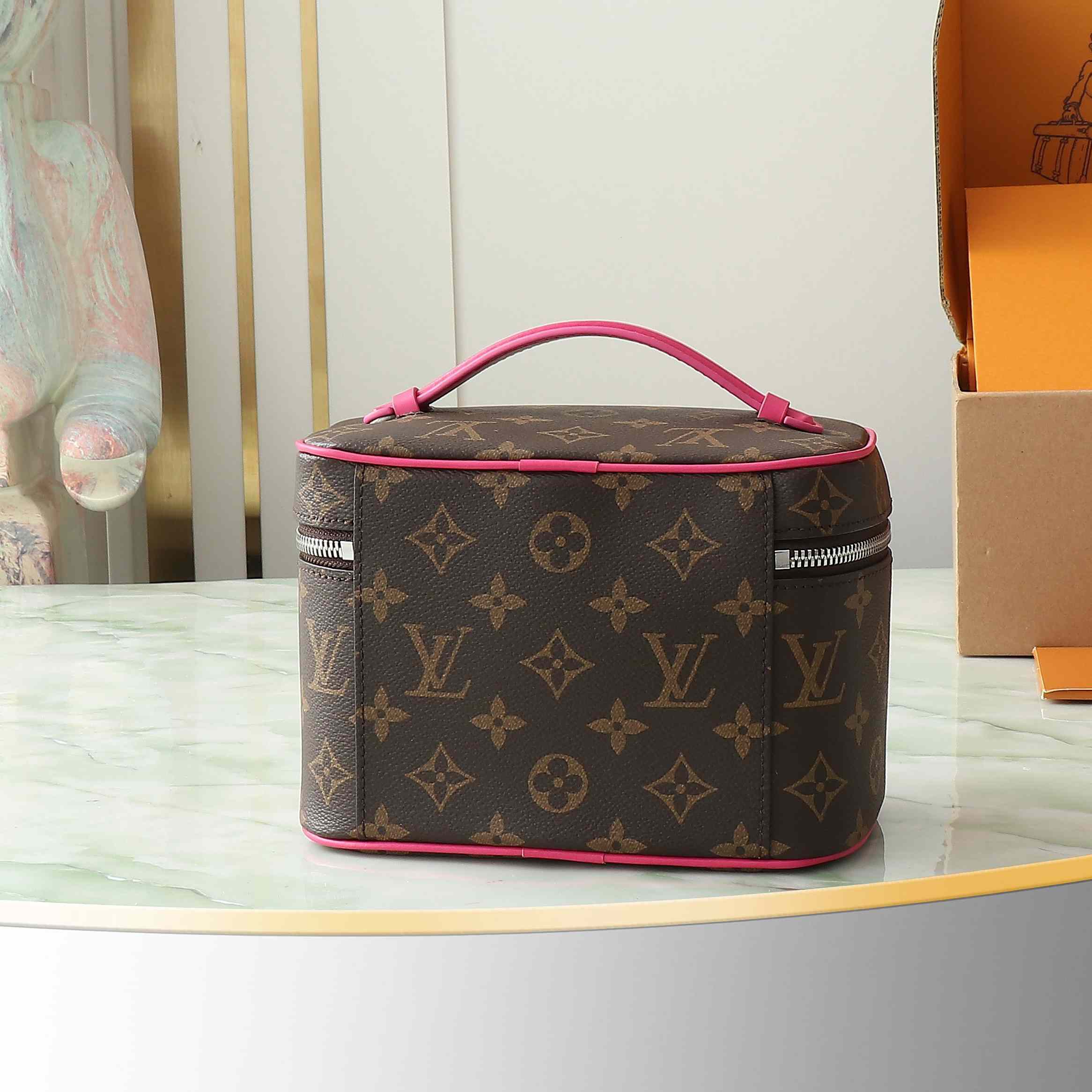 Louis Vuitton Nice Mini  M12650 - FashionPlug