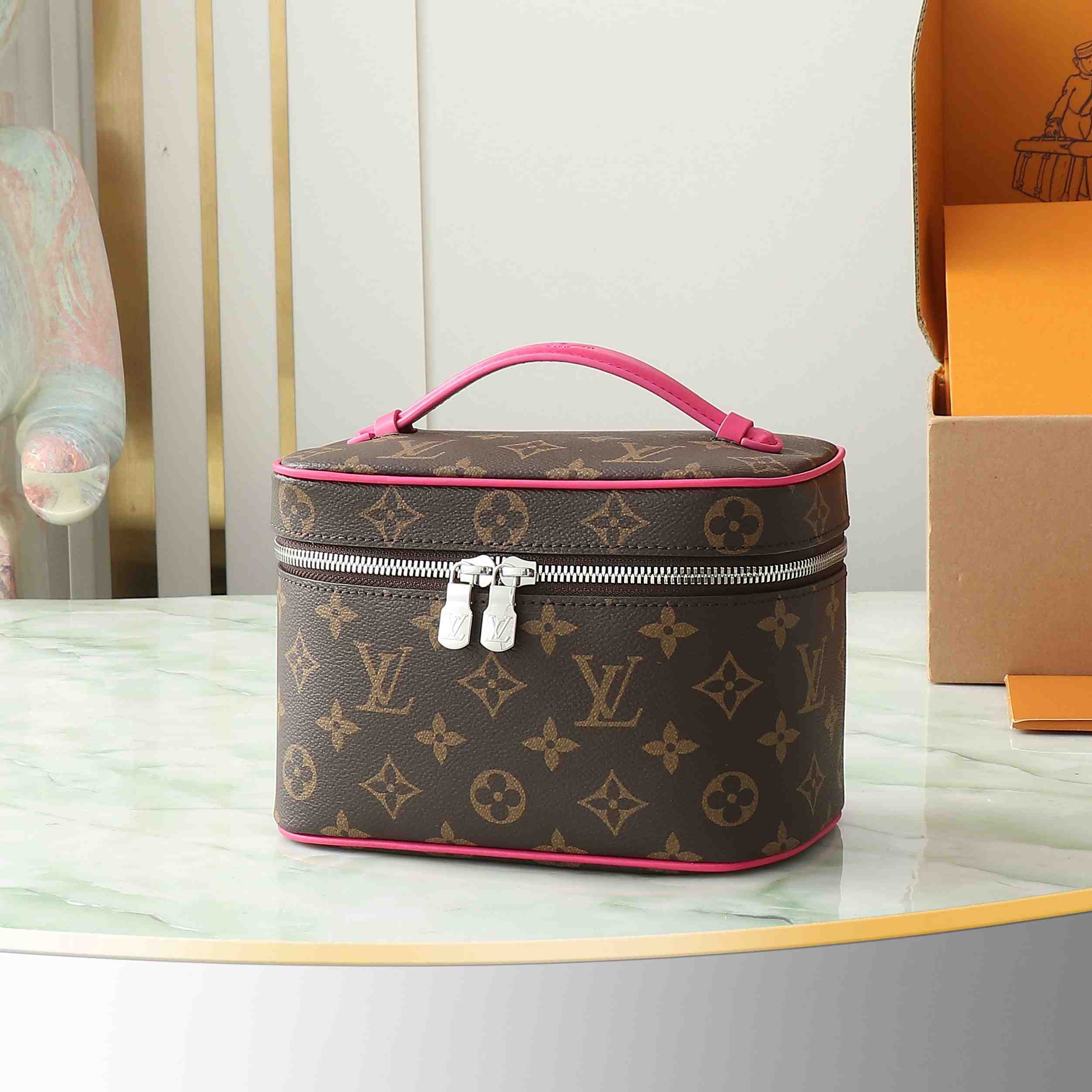 Louis Vuitton Nice Mini  M12650 - FashionPlug