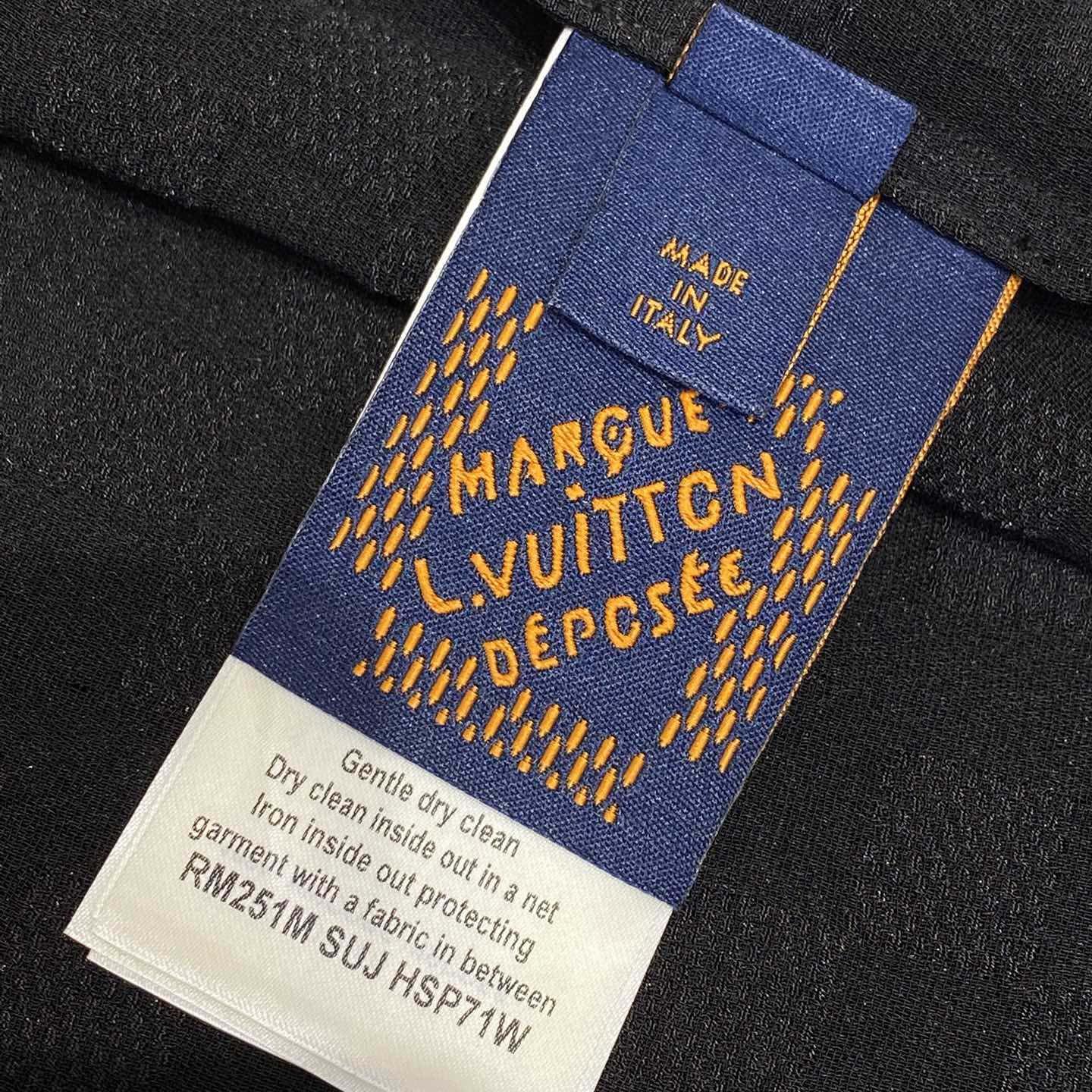 Louis Vuitton Graphic Jacquard Fluid Shorts  1AHCD5 - FashionPlug