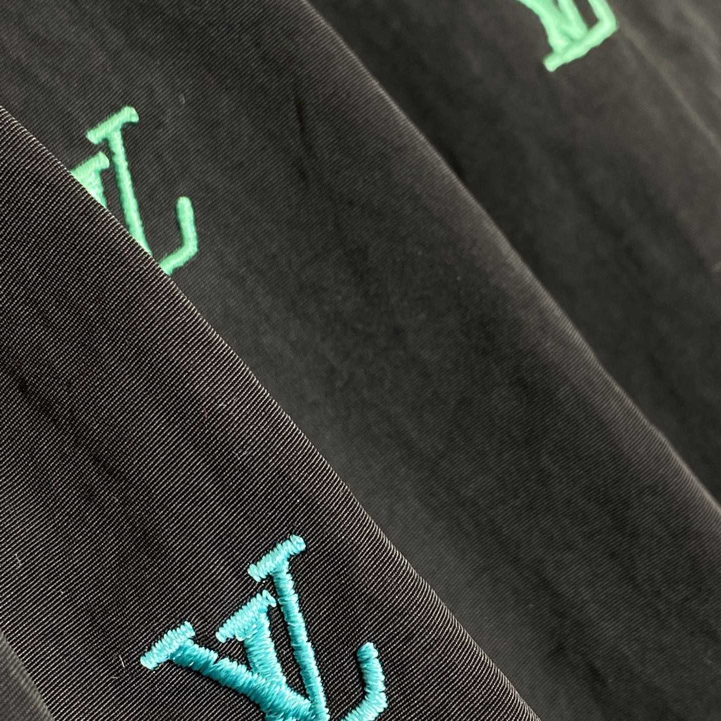 Louis Vuitton LV Blason Gradient Embroidered Swim Shorts   1AGTQT - FashionPlug