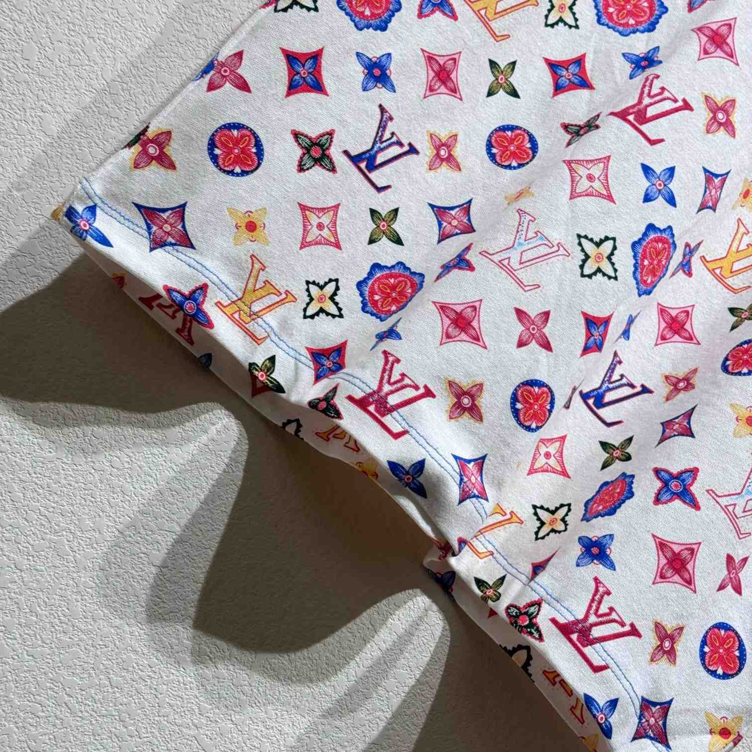 Louis Vuitton Monogram T-Shirt   1AGSMU - FashionPlug