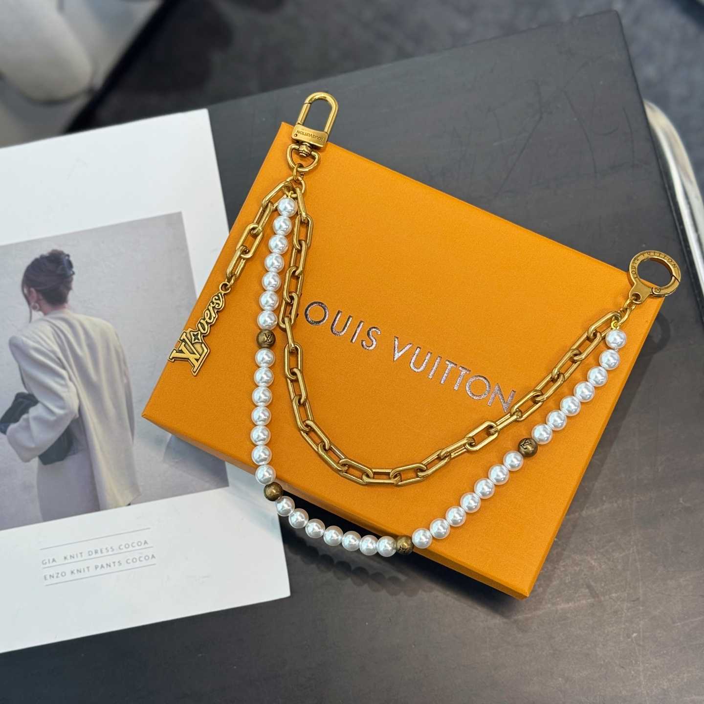 Louis Vuitton Chain Belt Pearls Bag Charm  M01689 - FashionPlug