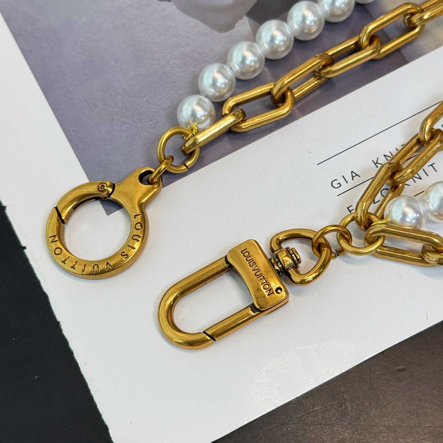 Louis Vuitton Chain Belt Pearls Bag Charm  M01689 - FashionPlug