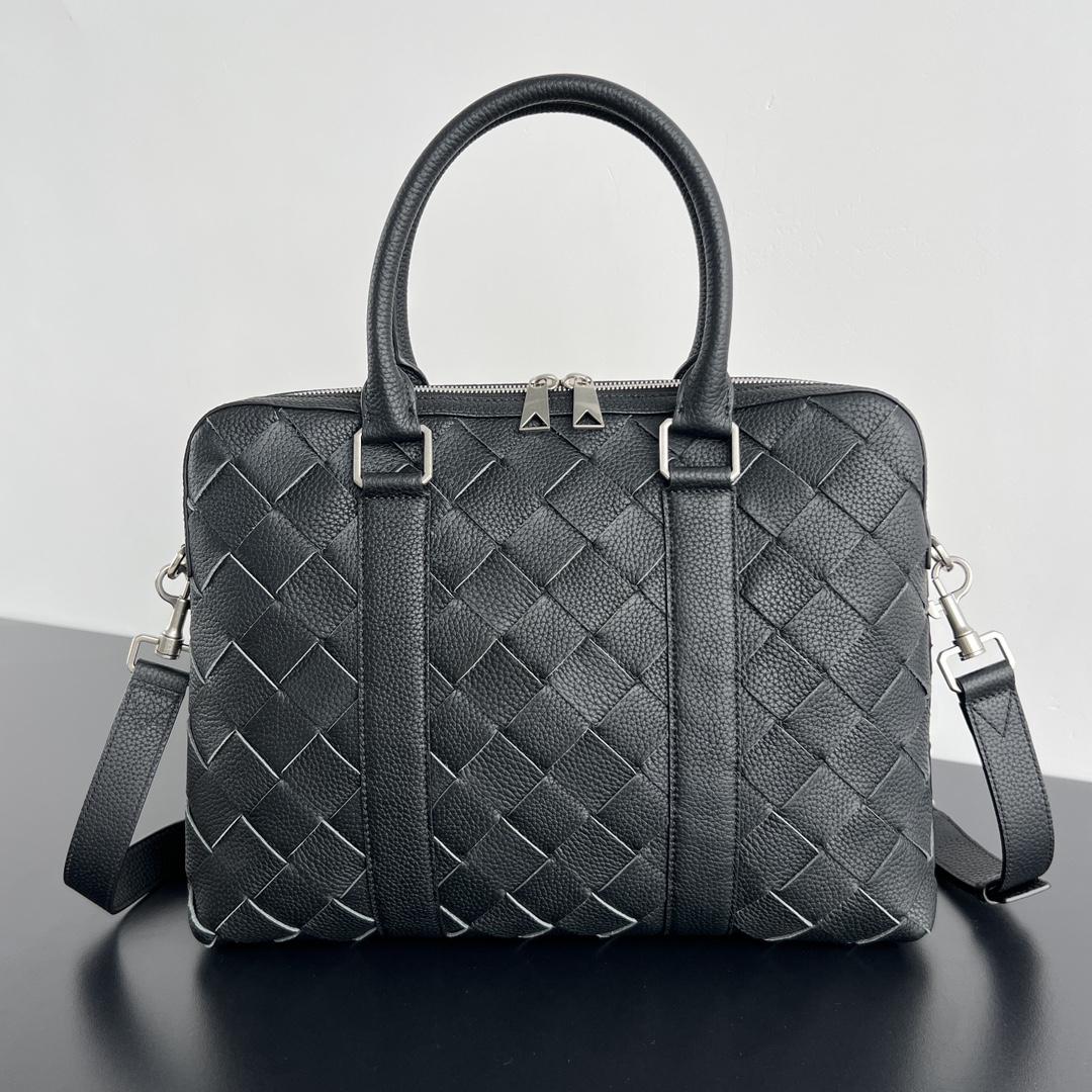 Bottega Veneta Men's Slim Intrecciato Briefcase in Black - FashionPlug